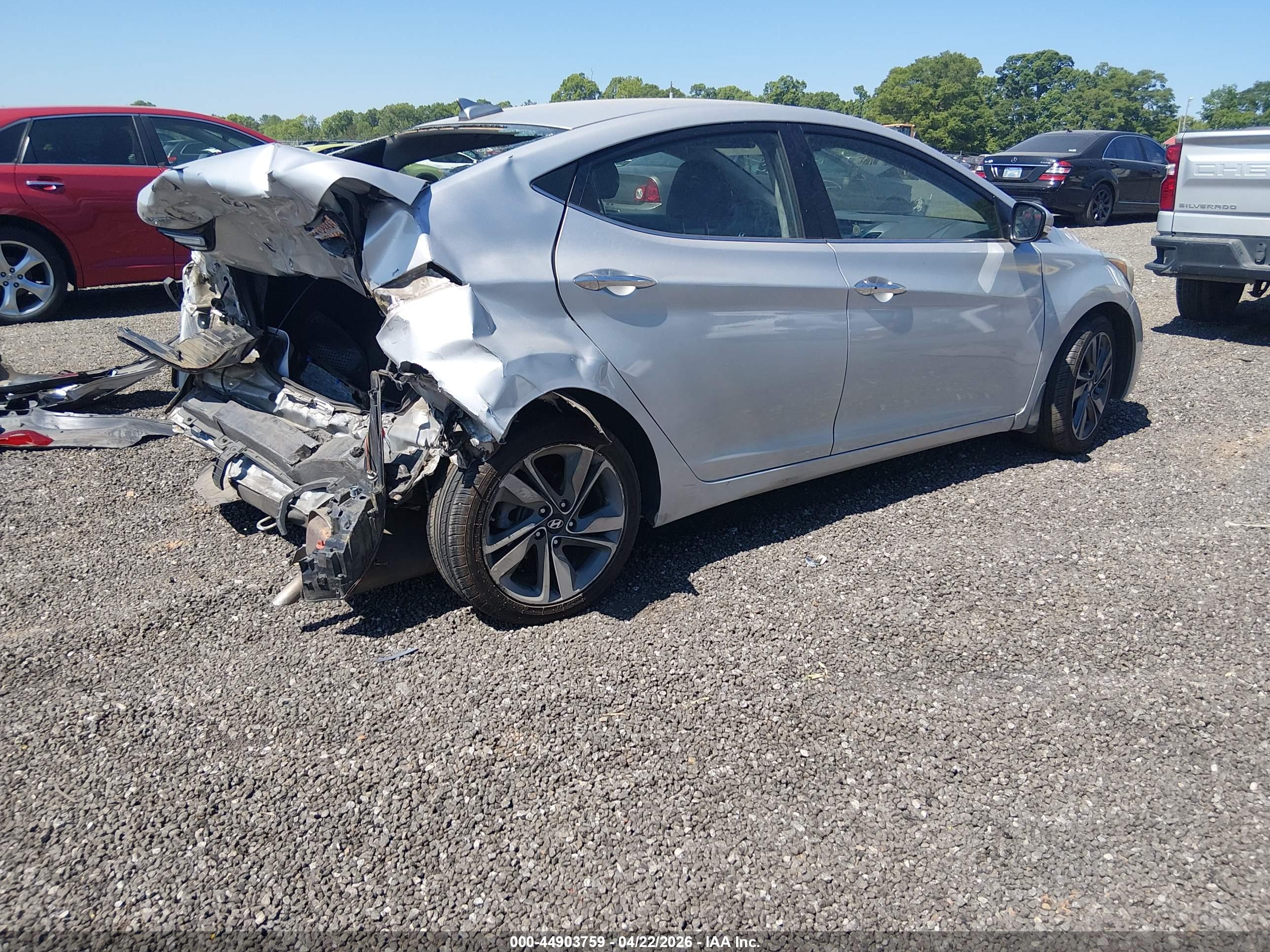 HYUNDAI ELANTRA image 4
