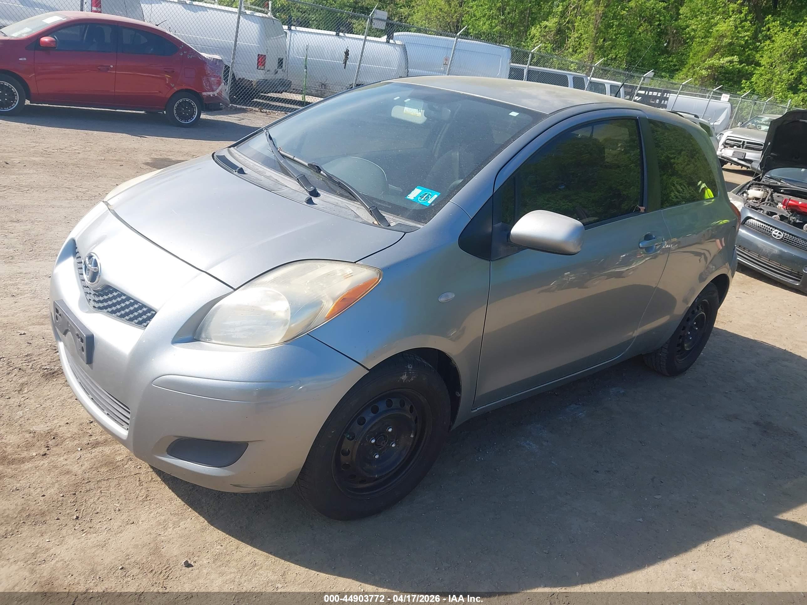 TOYOTA YARIS image 2