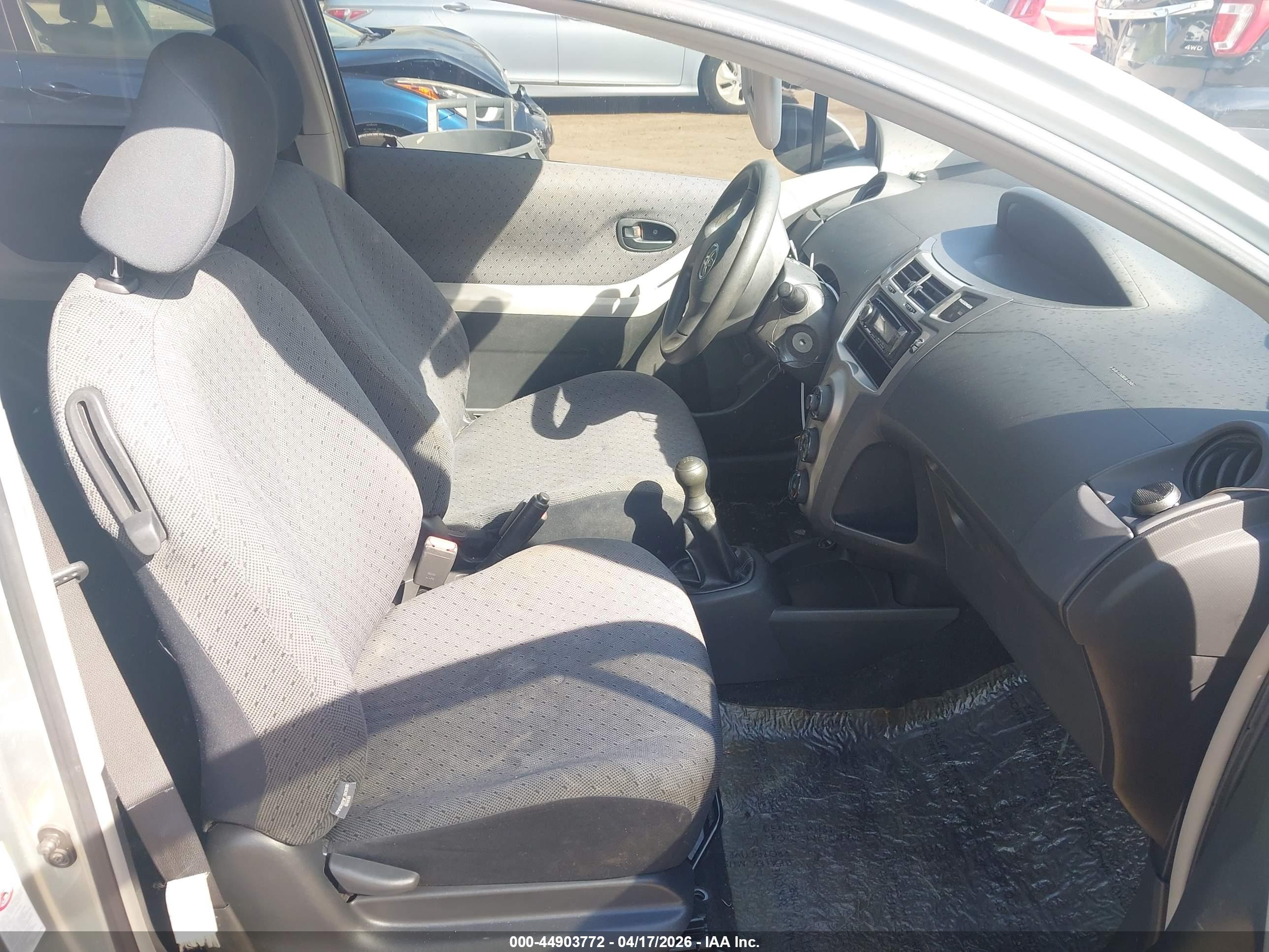 TOYOTA YARIS image 5