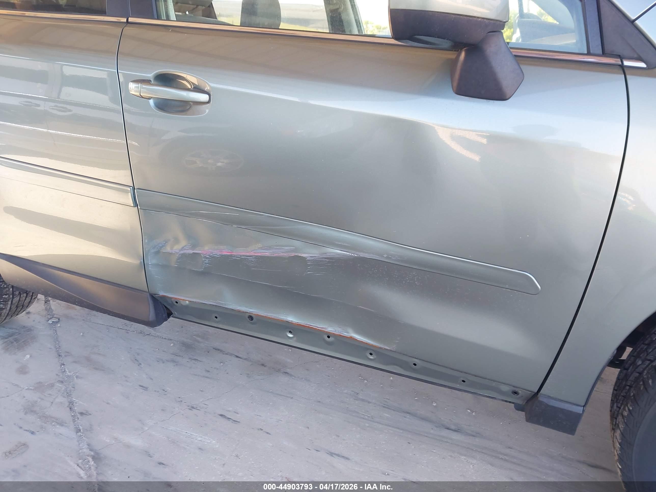 SUBARU FORESTER image 6