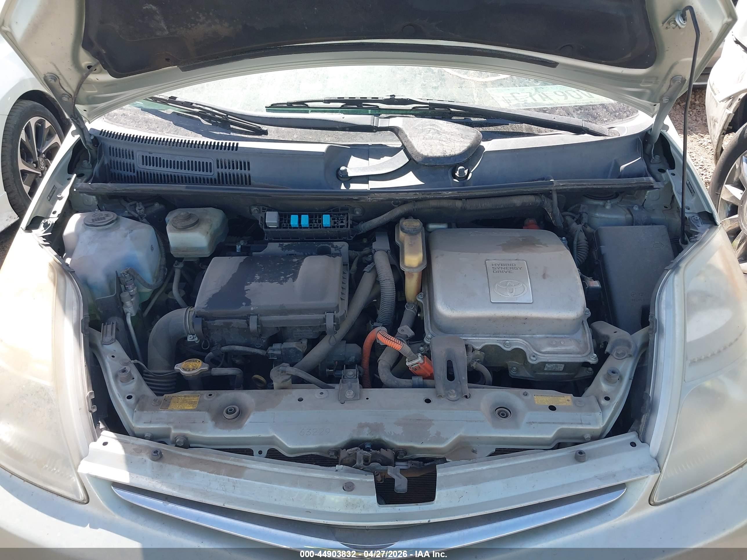 TOYOTA PRIUS image 10