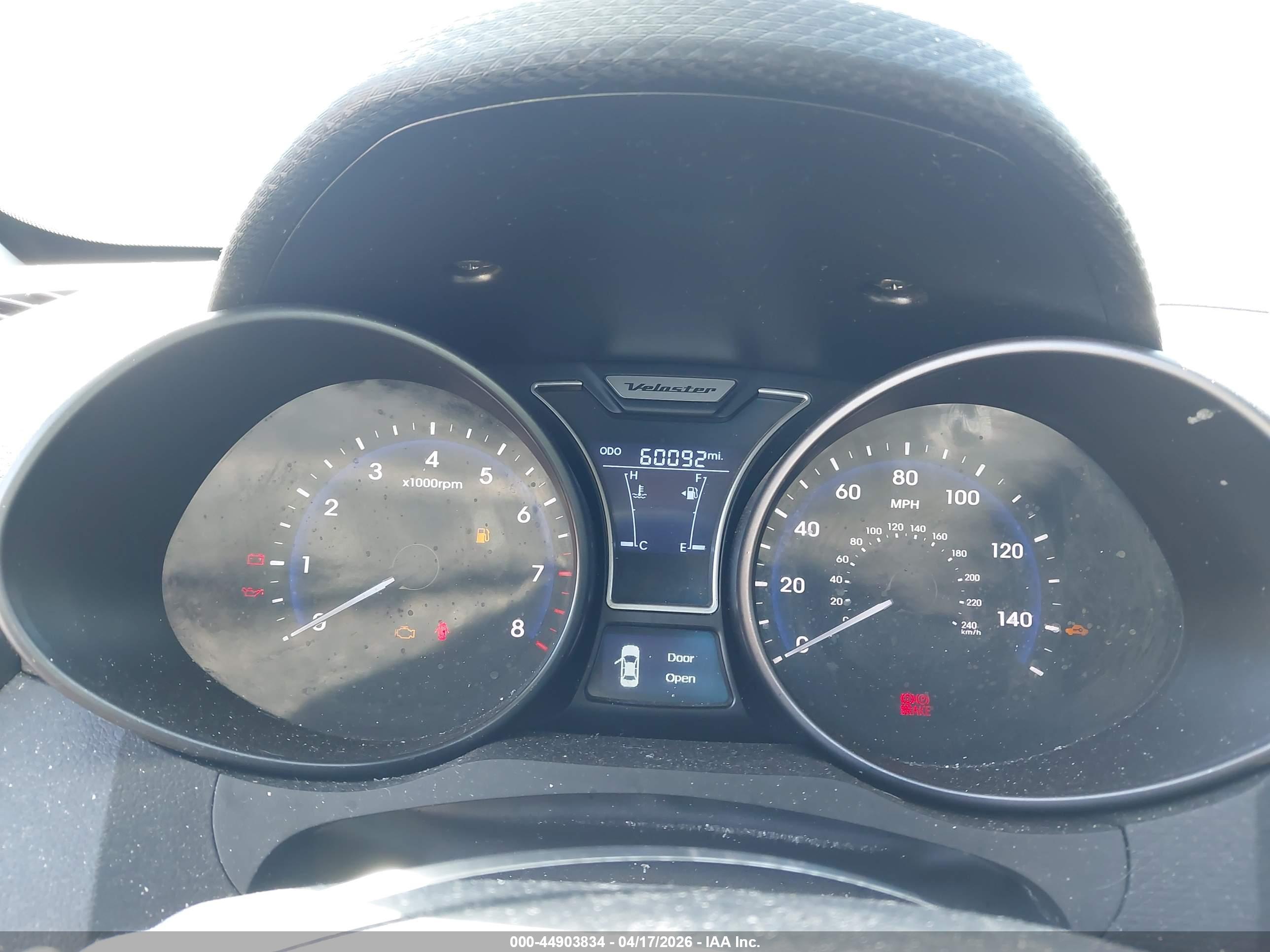 HYUNDAI VELOSTER image 7