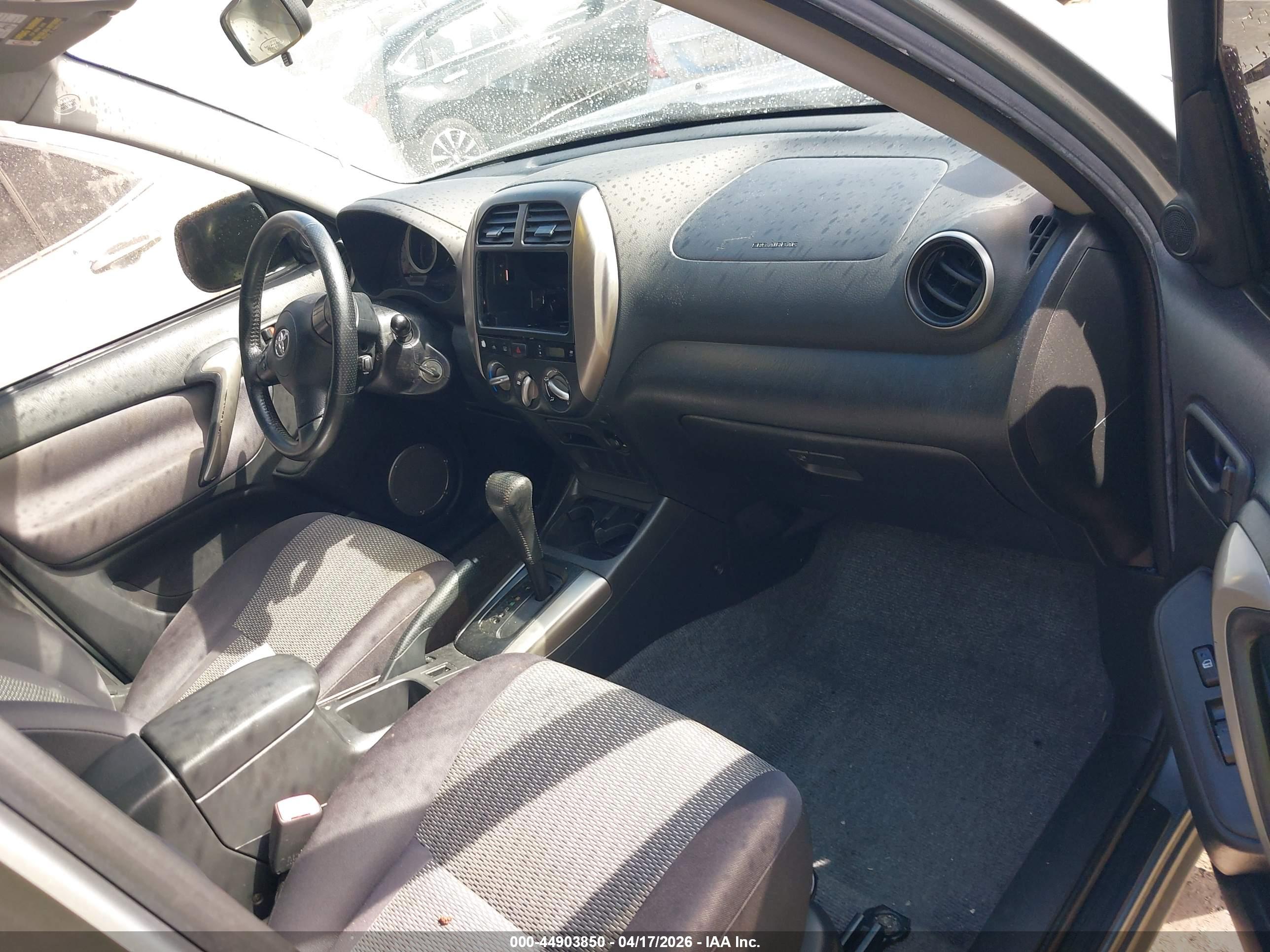 TOYOTA RAV4 image 5