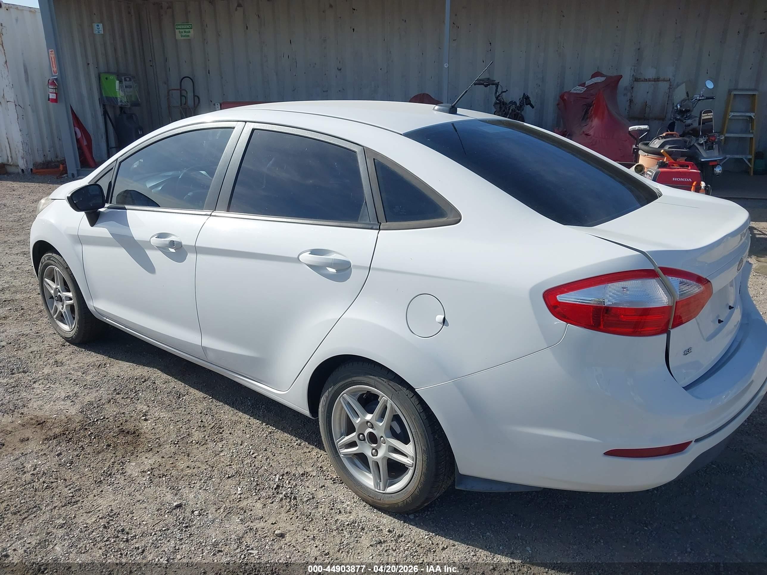 FORD FIESTA image 3