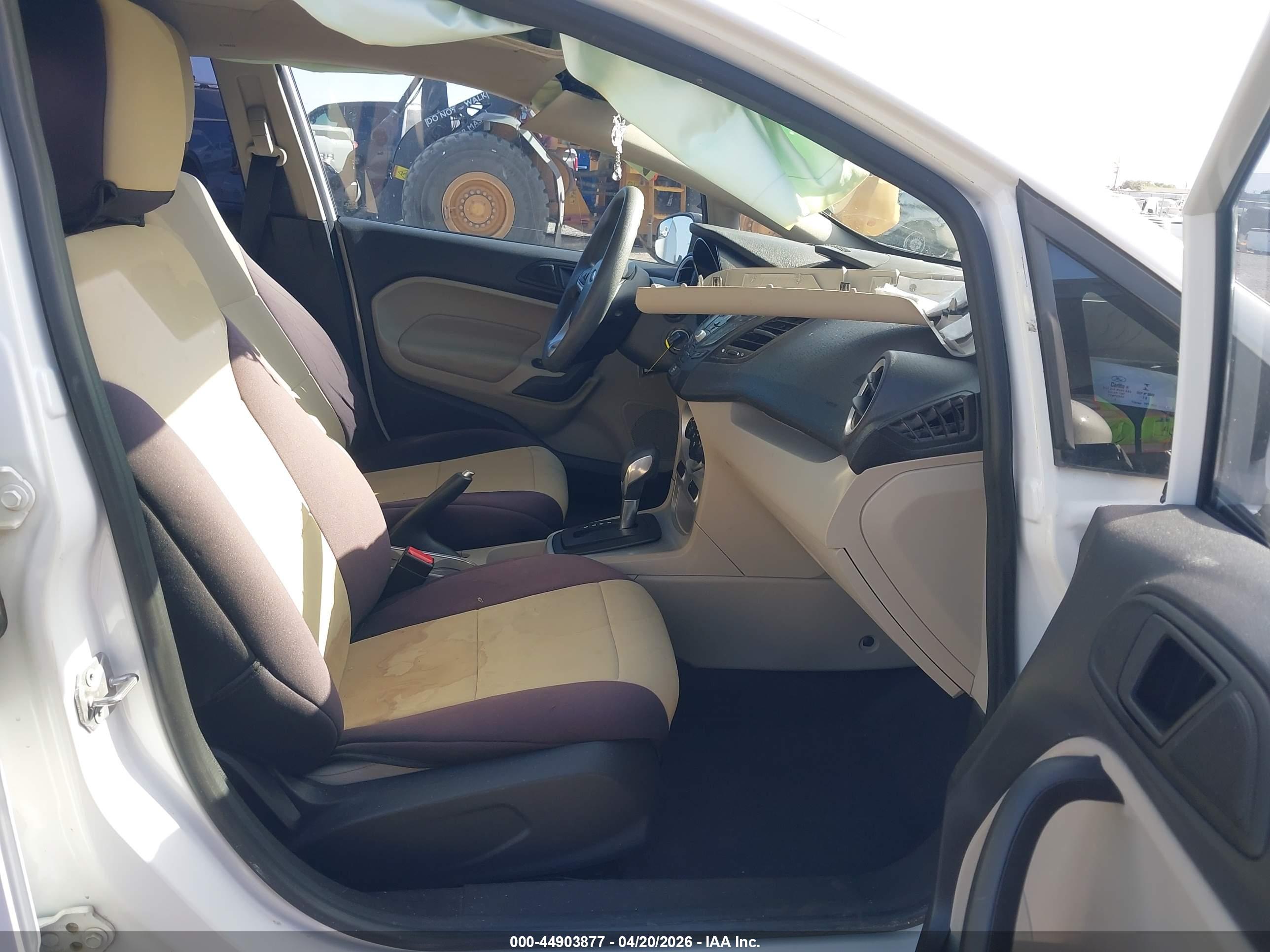 FORD FIESTA image 5