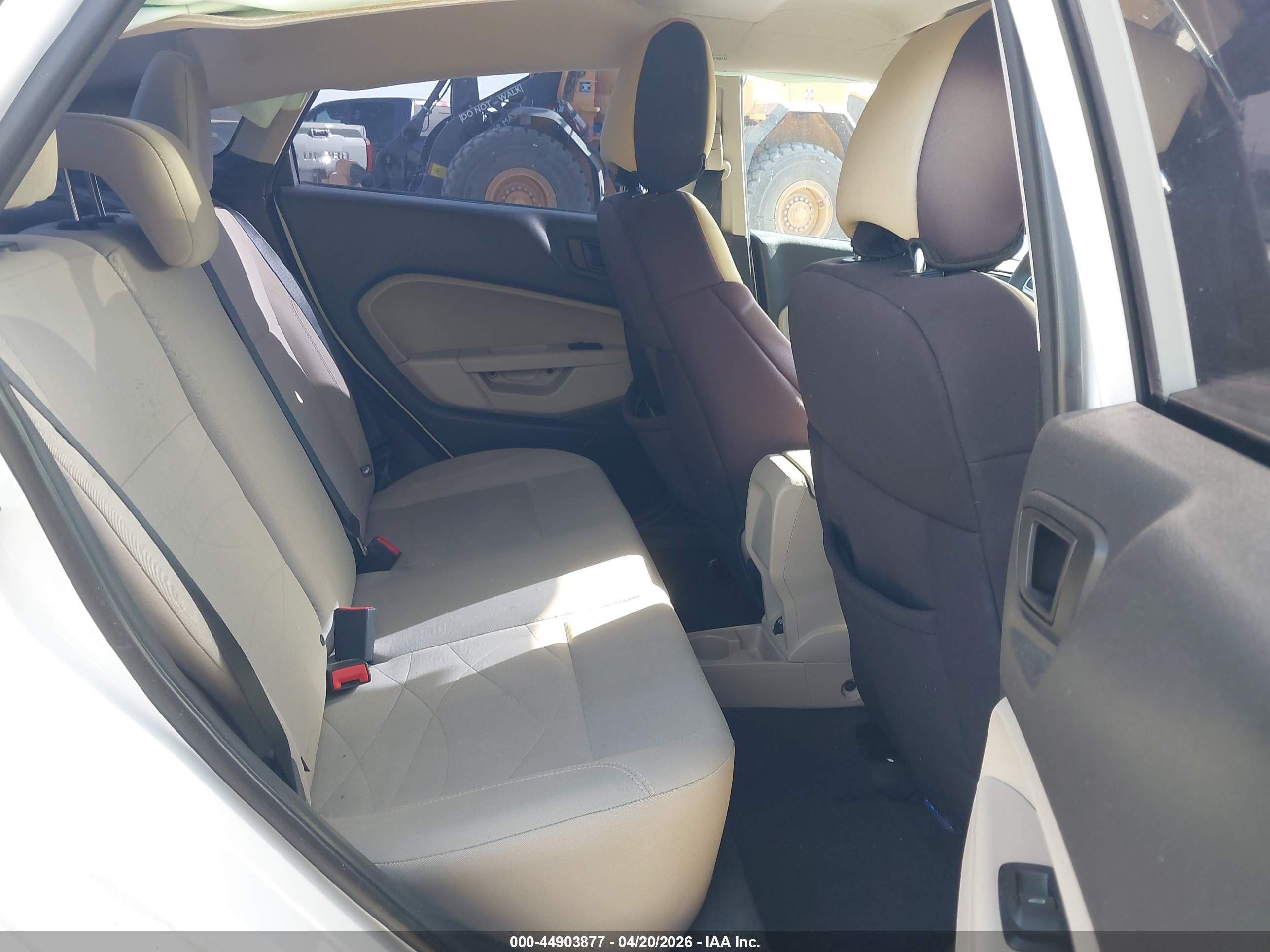 FORD FIESTA image 8