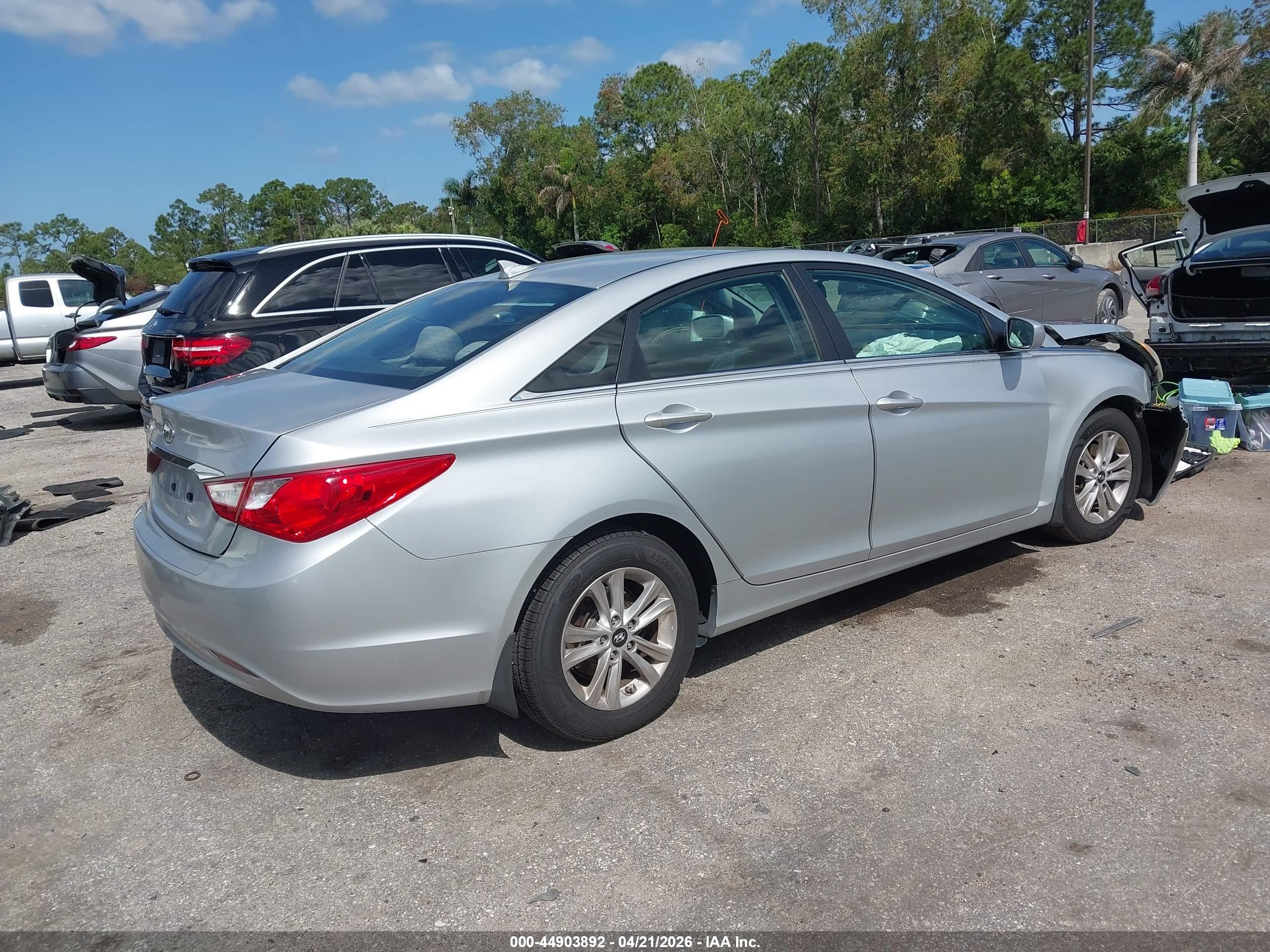 HYUNDAI SONATA image 4