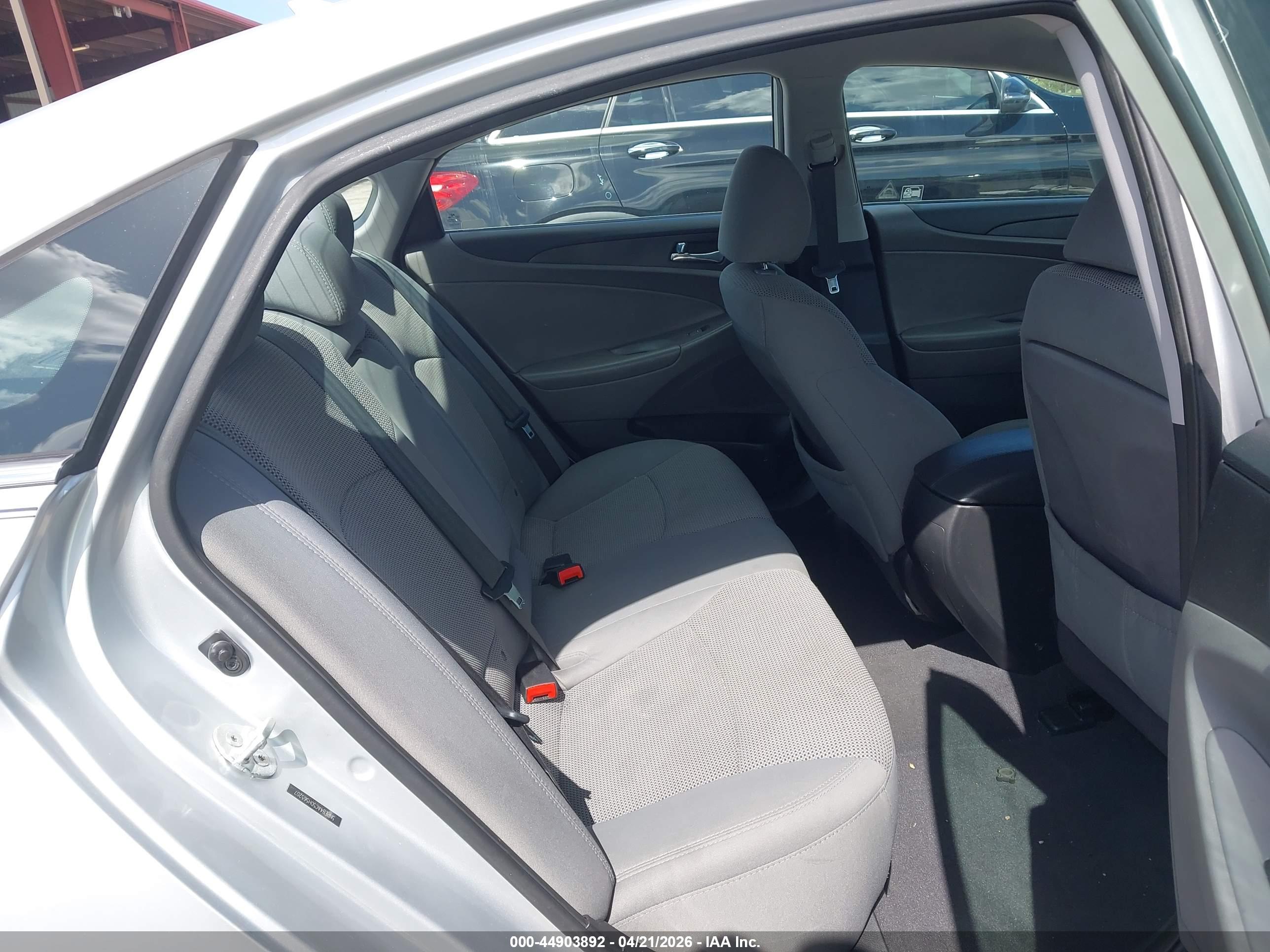 HYUNDAI SONATA image 8