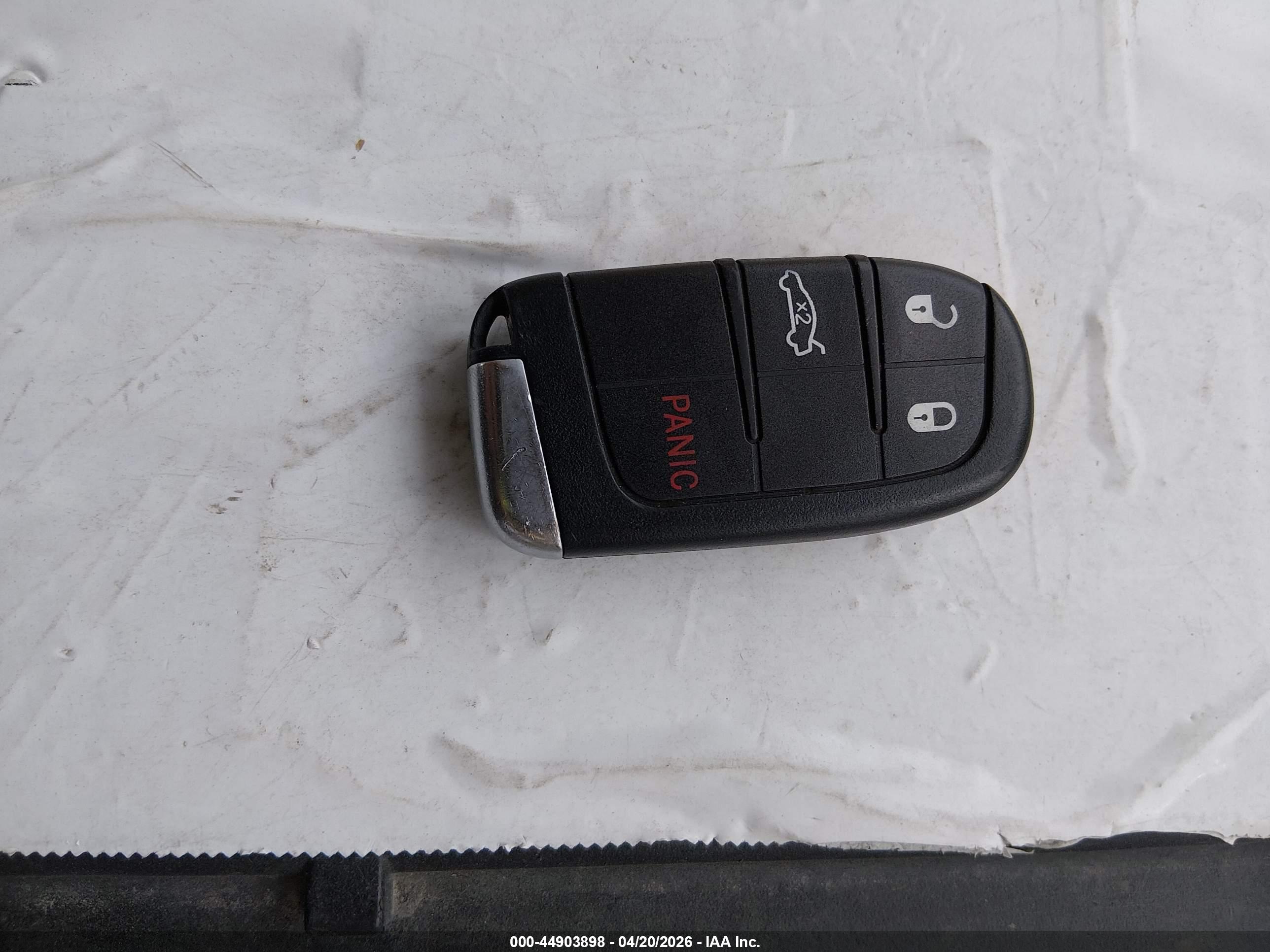 CHRYSLER 200 image 11