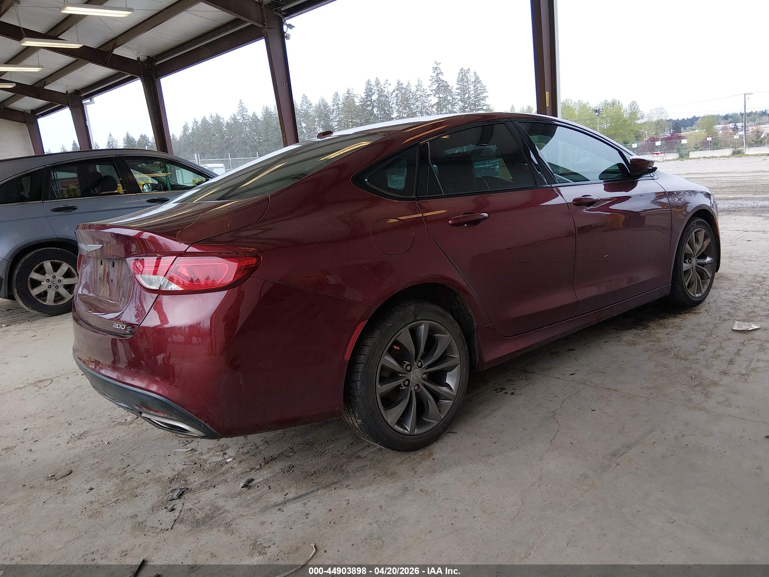 CHRYSLER 200 image 4