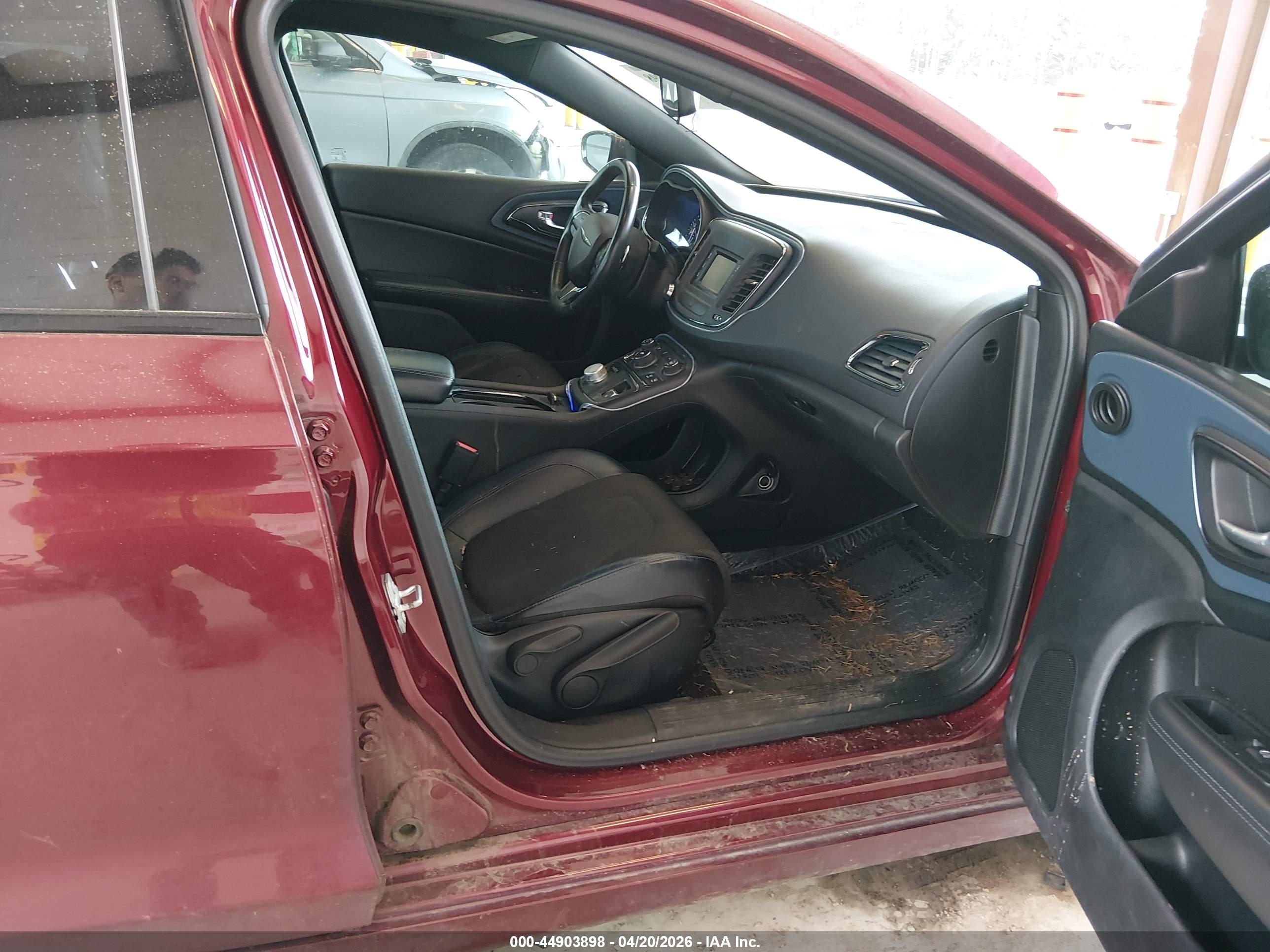 CHRYSLER 200 image 5