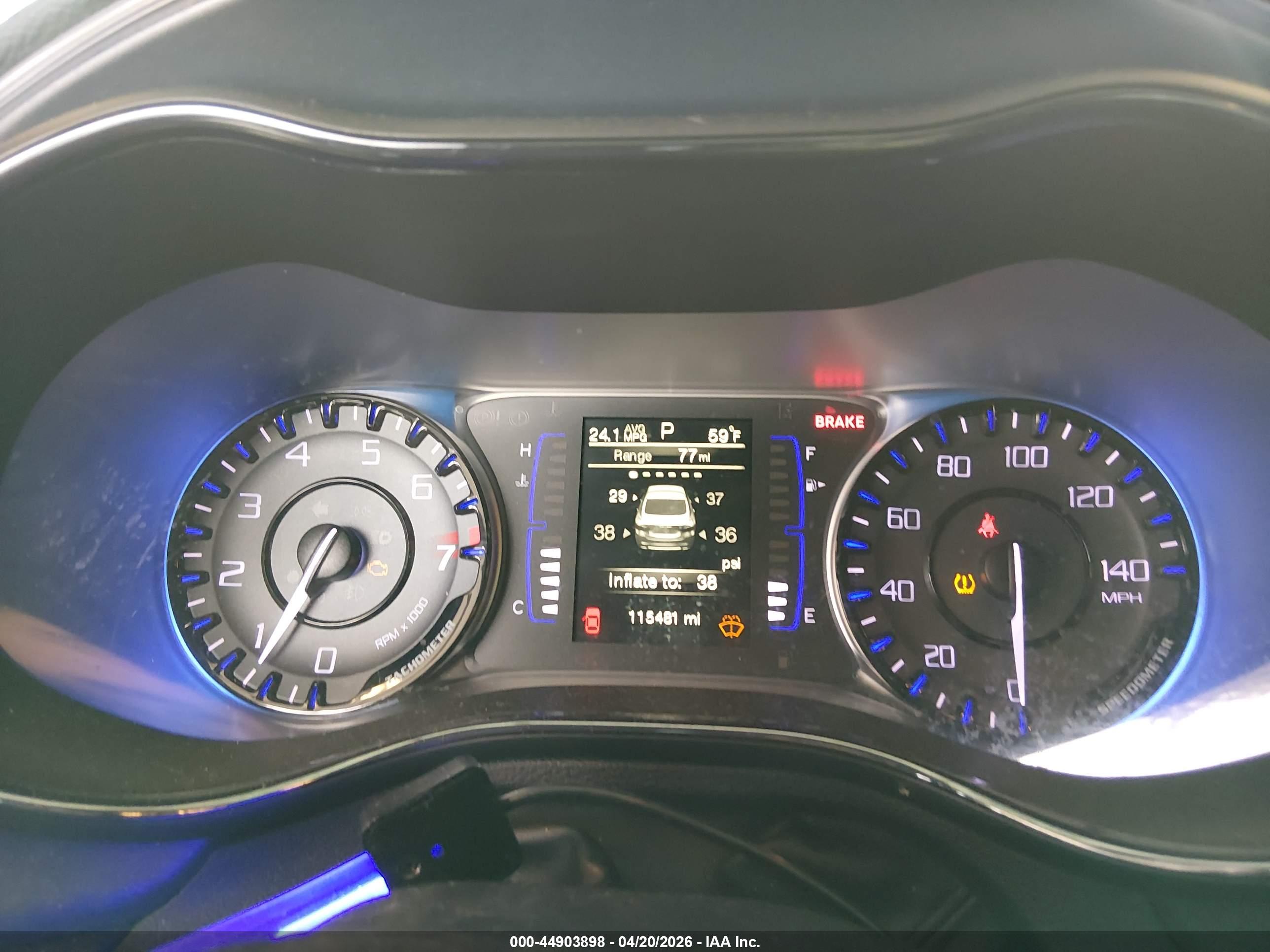 CHRYSLER 200 image 7