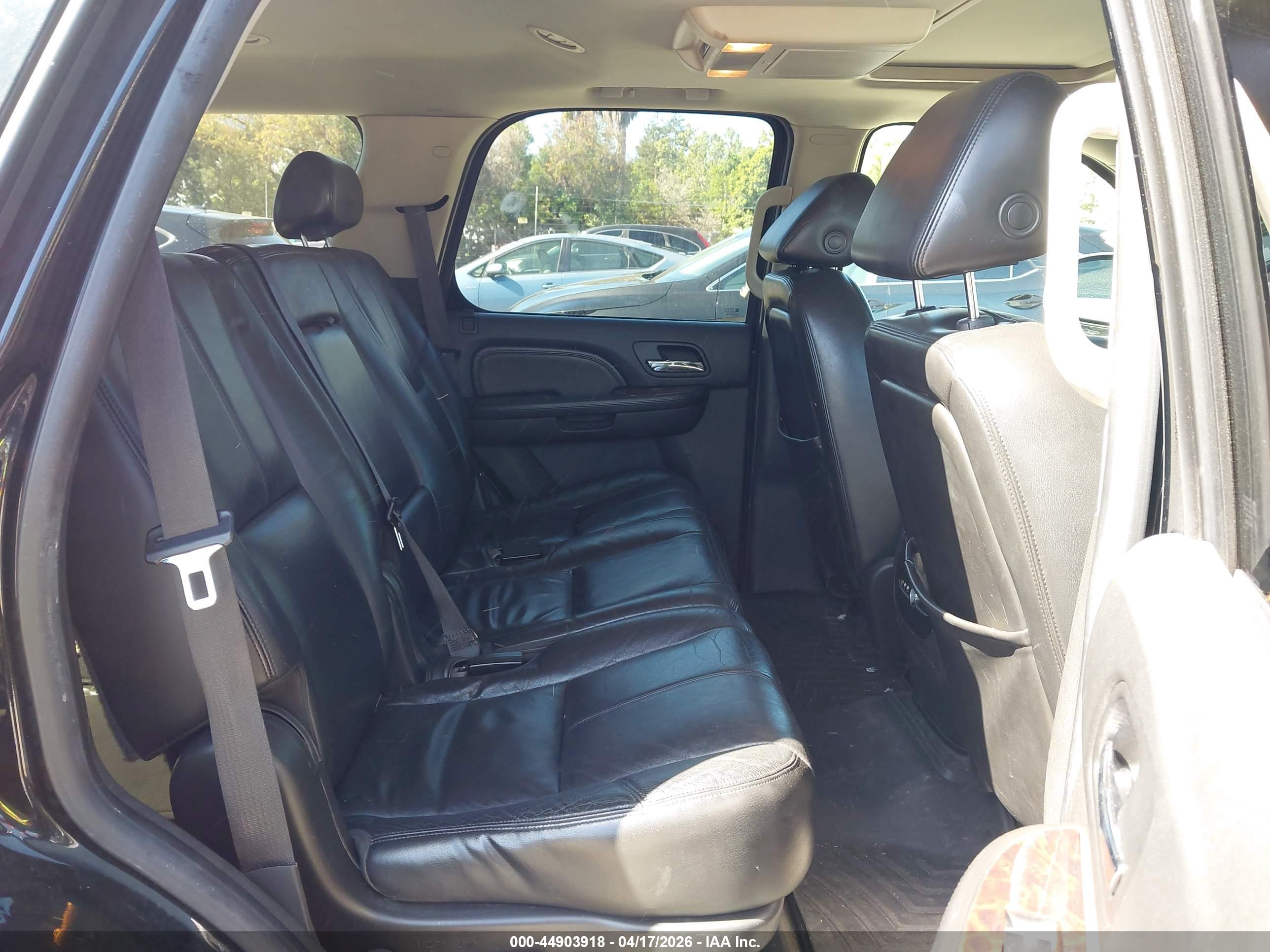 GMC YUKON image 8