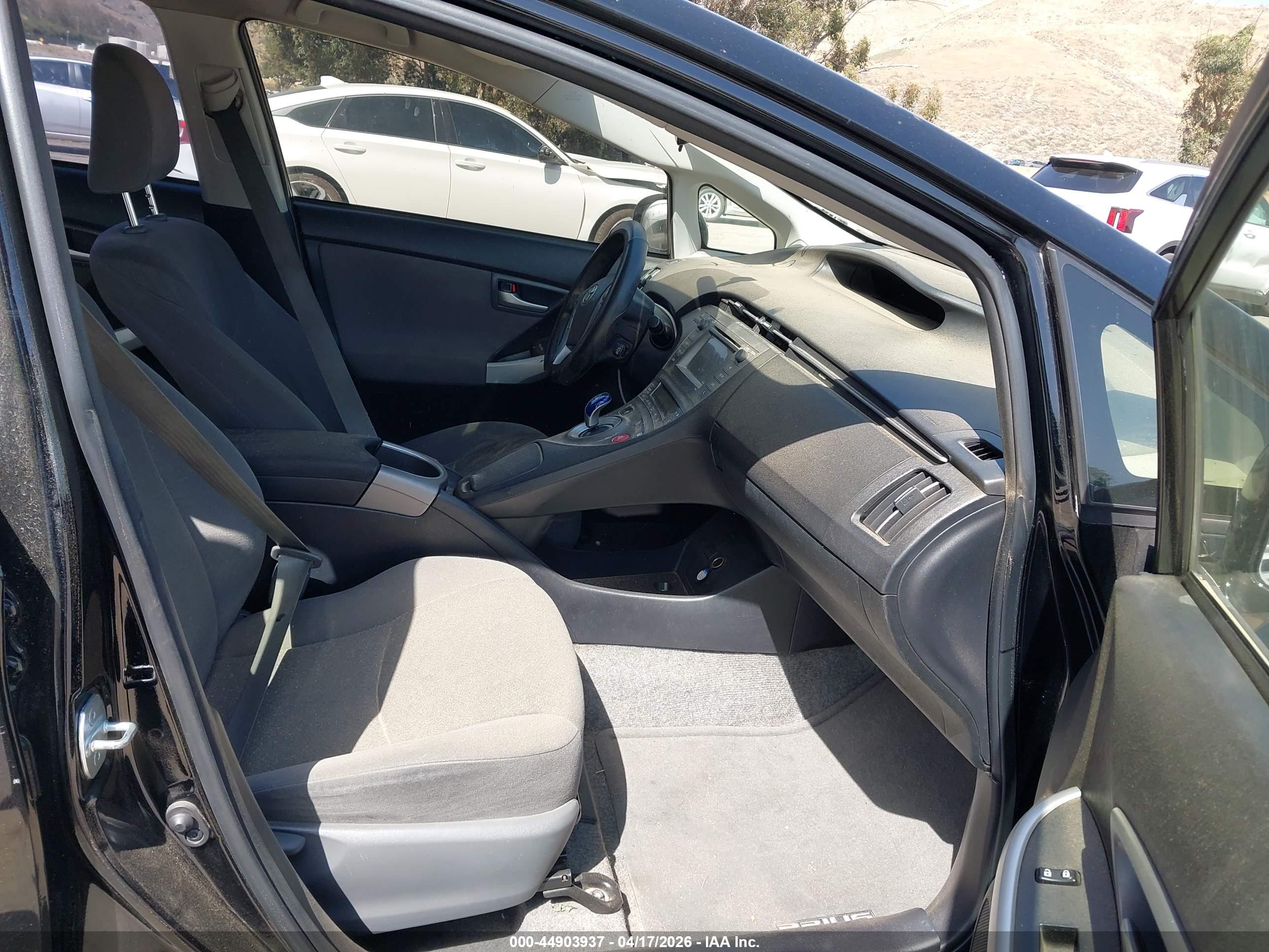 TOYOTA PRIUS image 5
