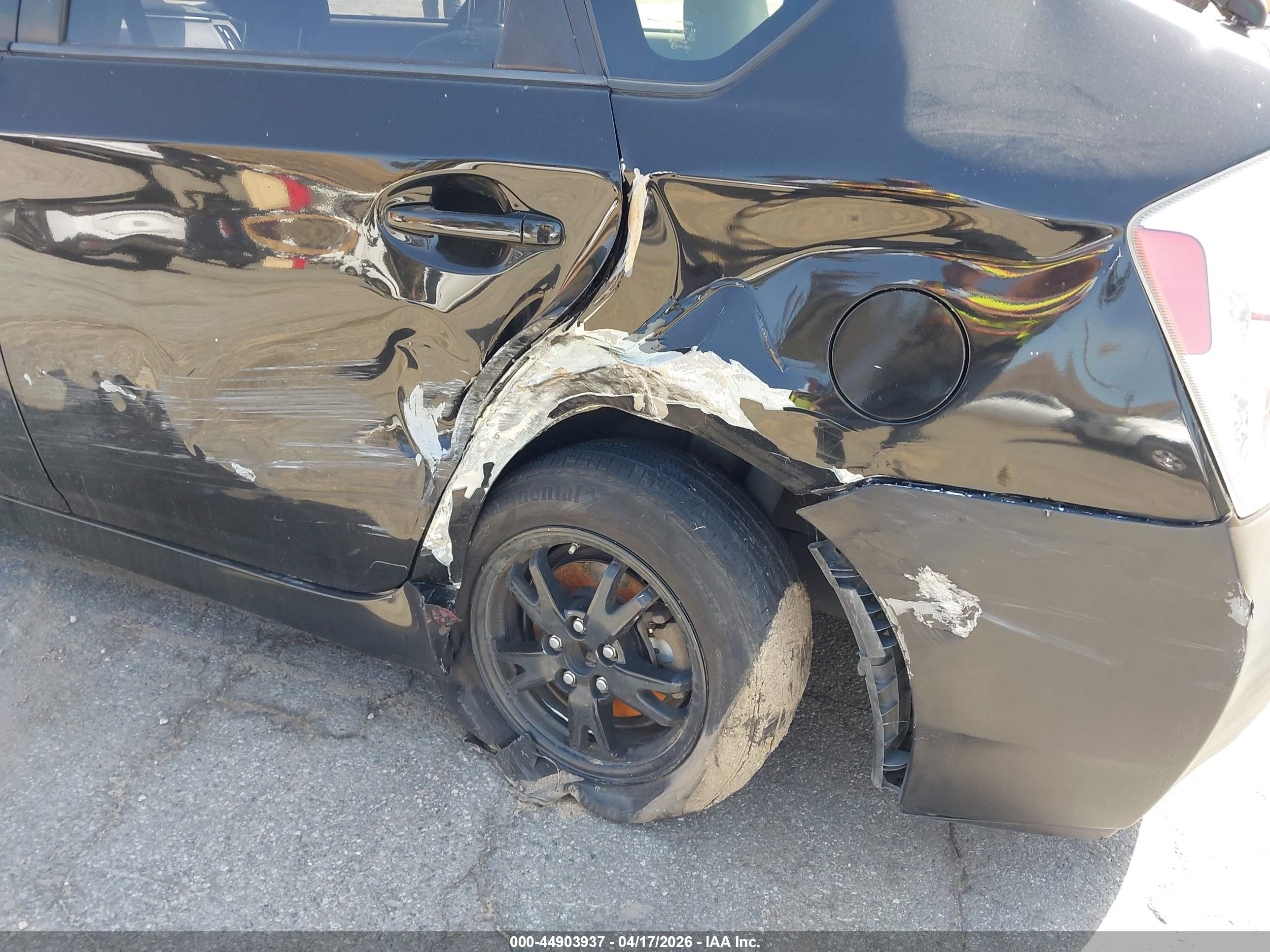TOYOTA PRIUS image 6