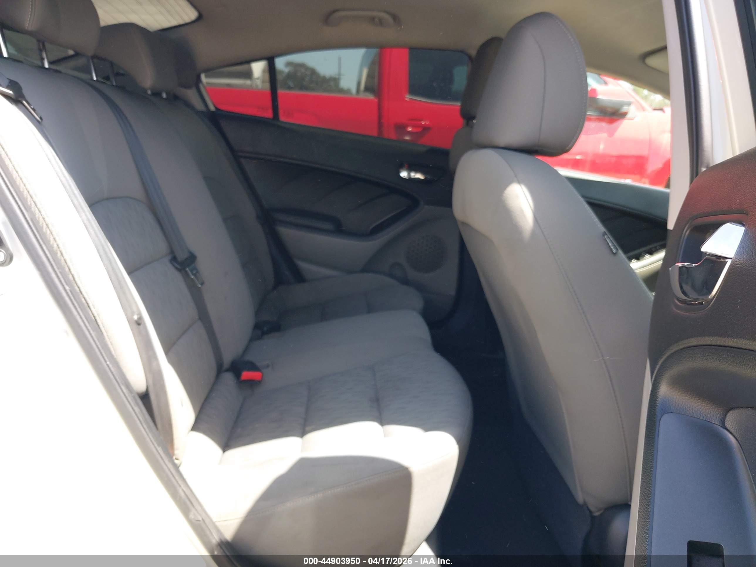 KIA FORTE image 8
