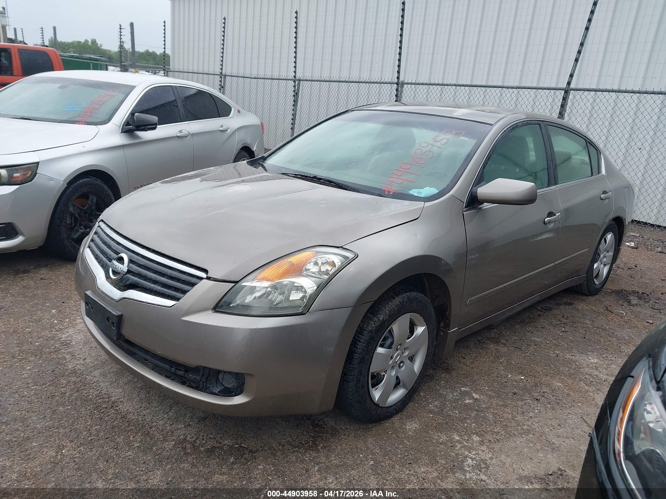 NISSAN ALTIMA image 2