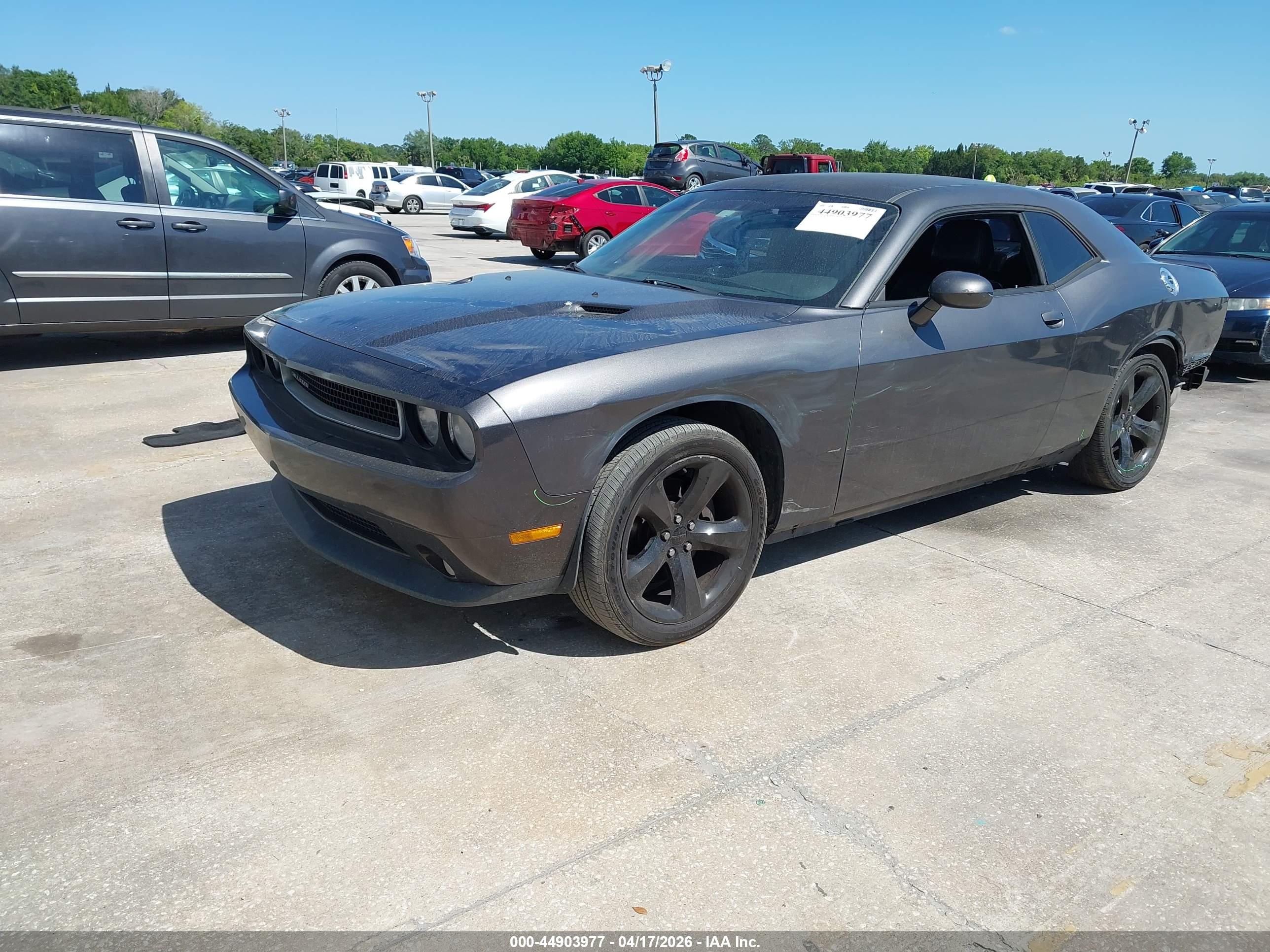 DODGE CHALLENGER image 2