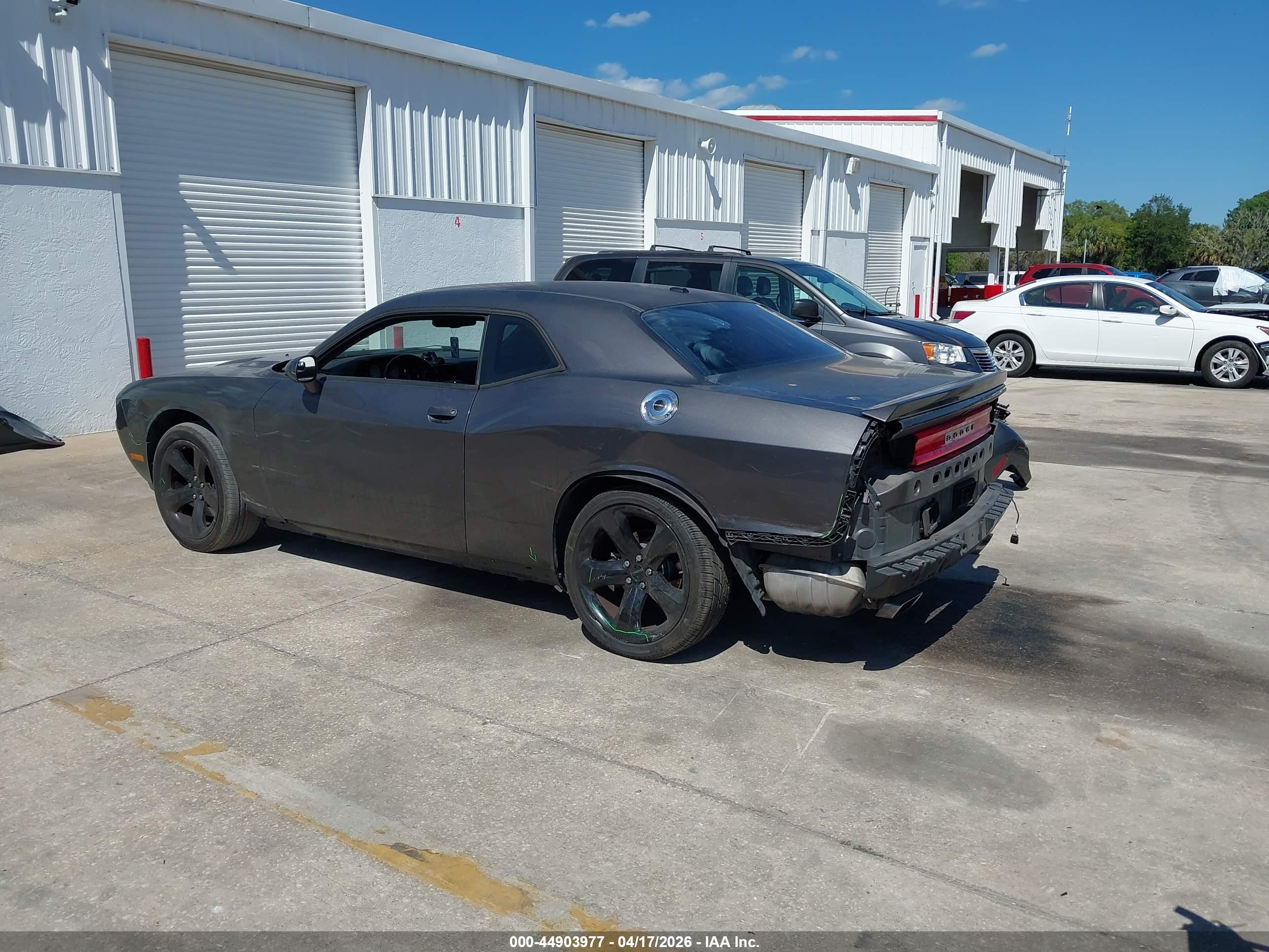 DODGE CHALLENGER image 3