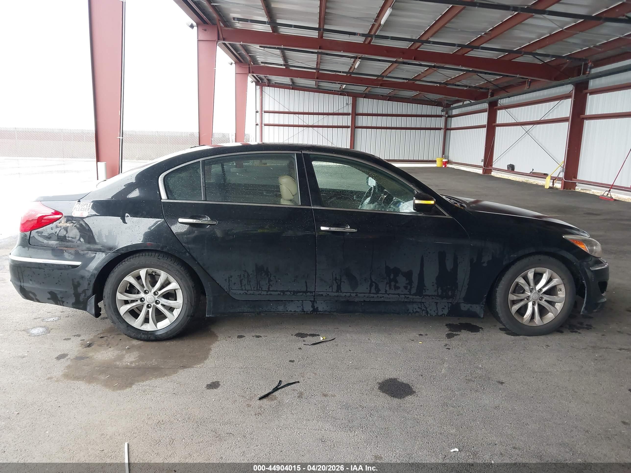 HYUNDAI GENESIS image 6