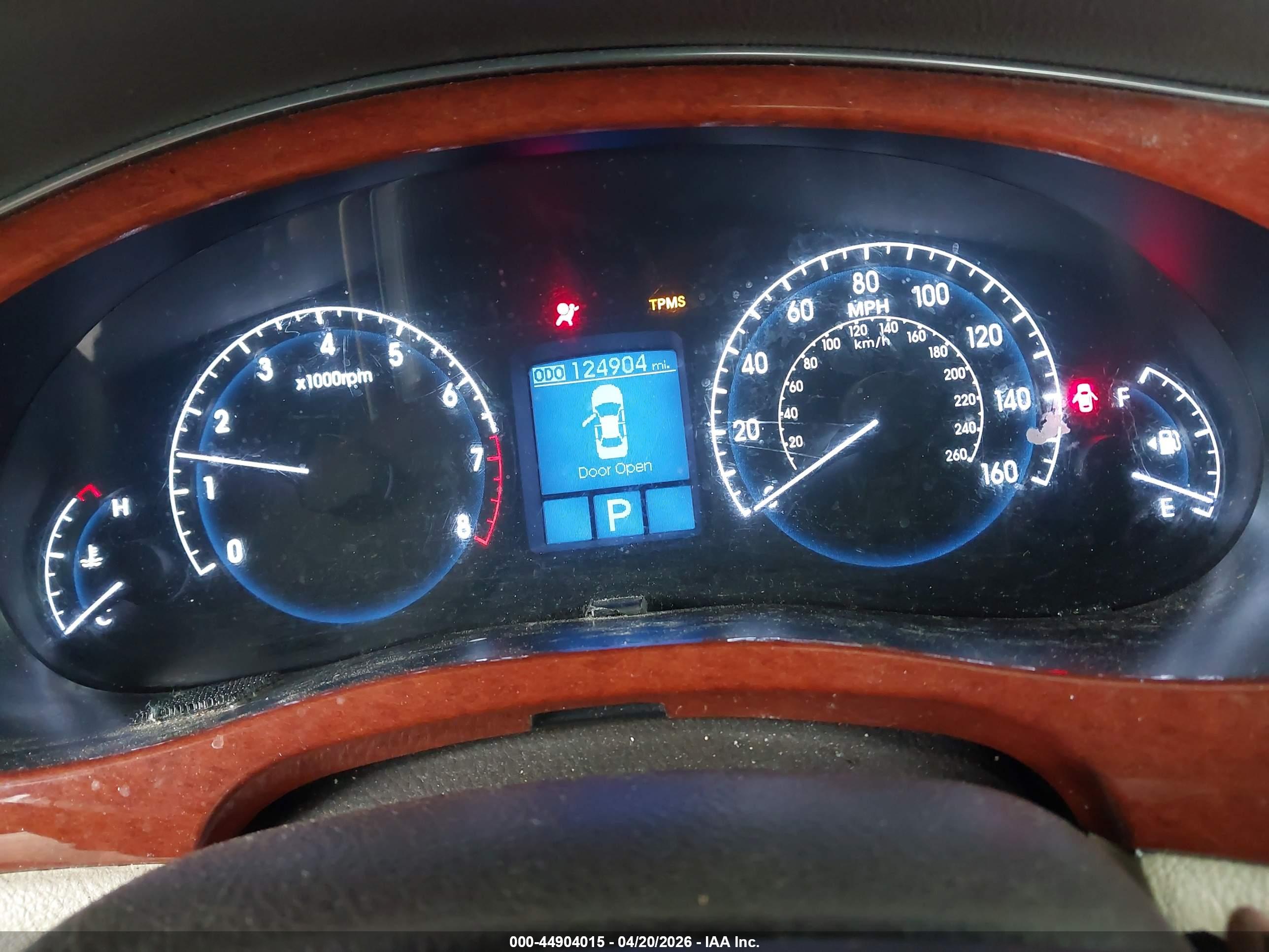 HYUNDAI GENESIS image 7