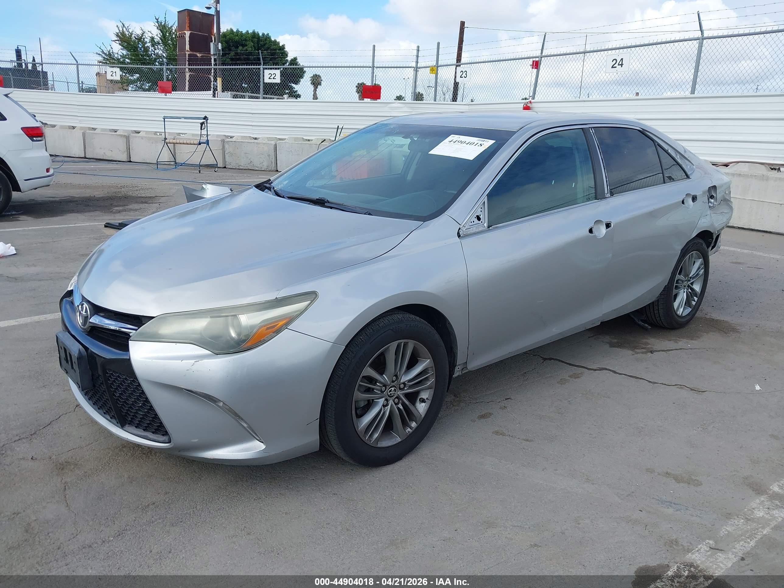 TOYOTA CAMRY image 2