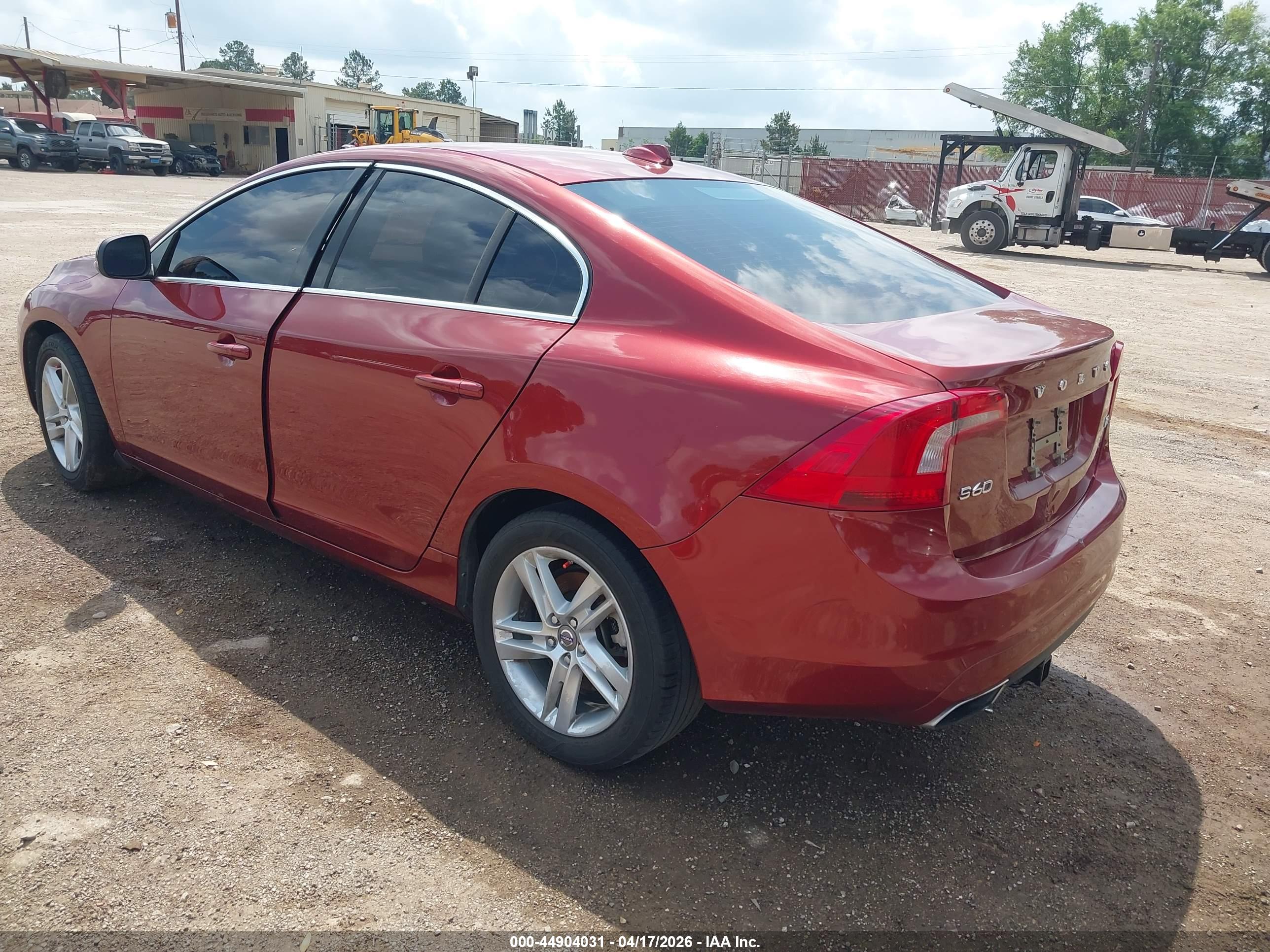 VOLVO S60 image 3