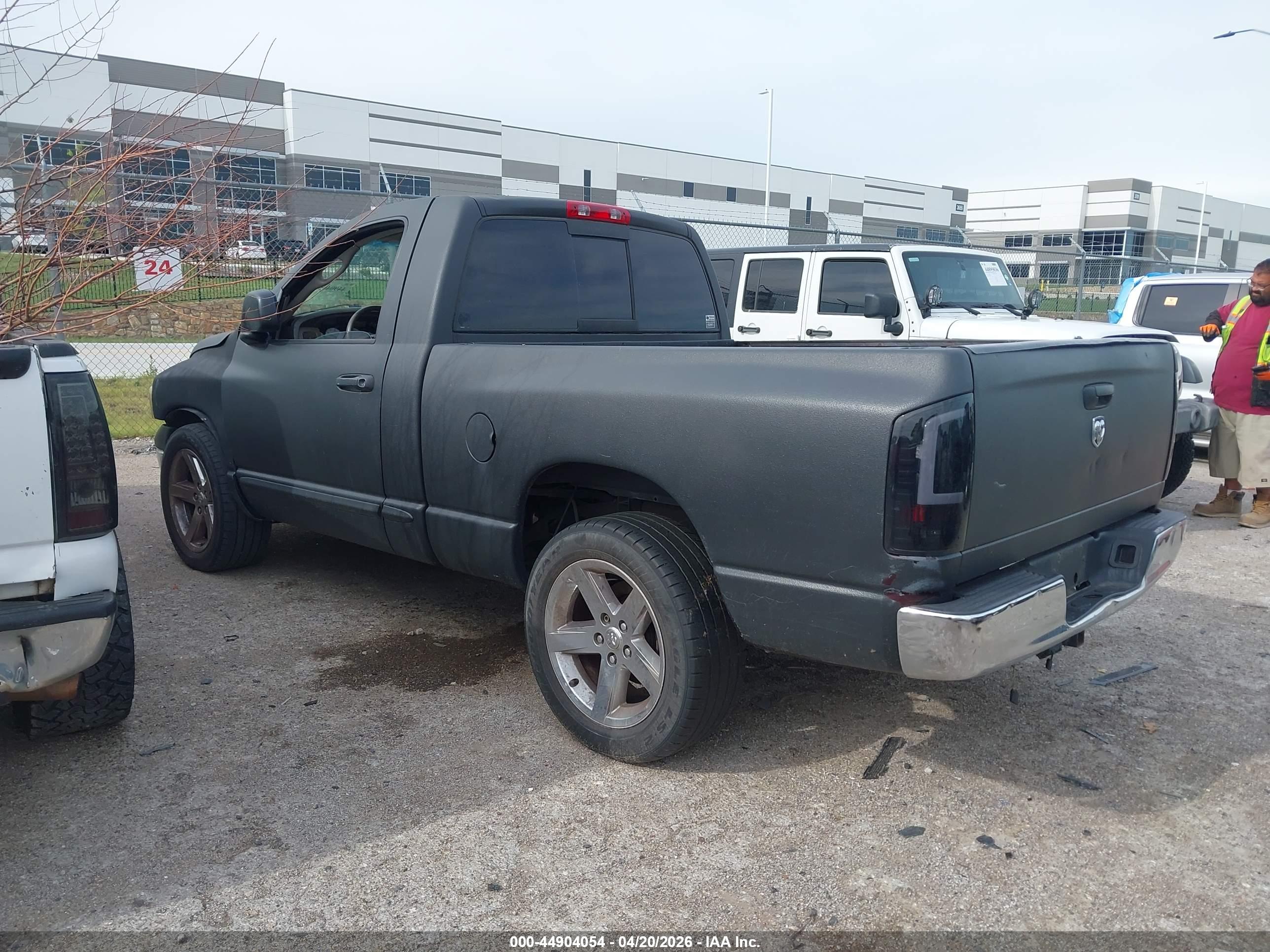 DODGE RAM image 3