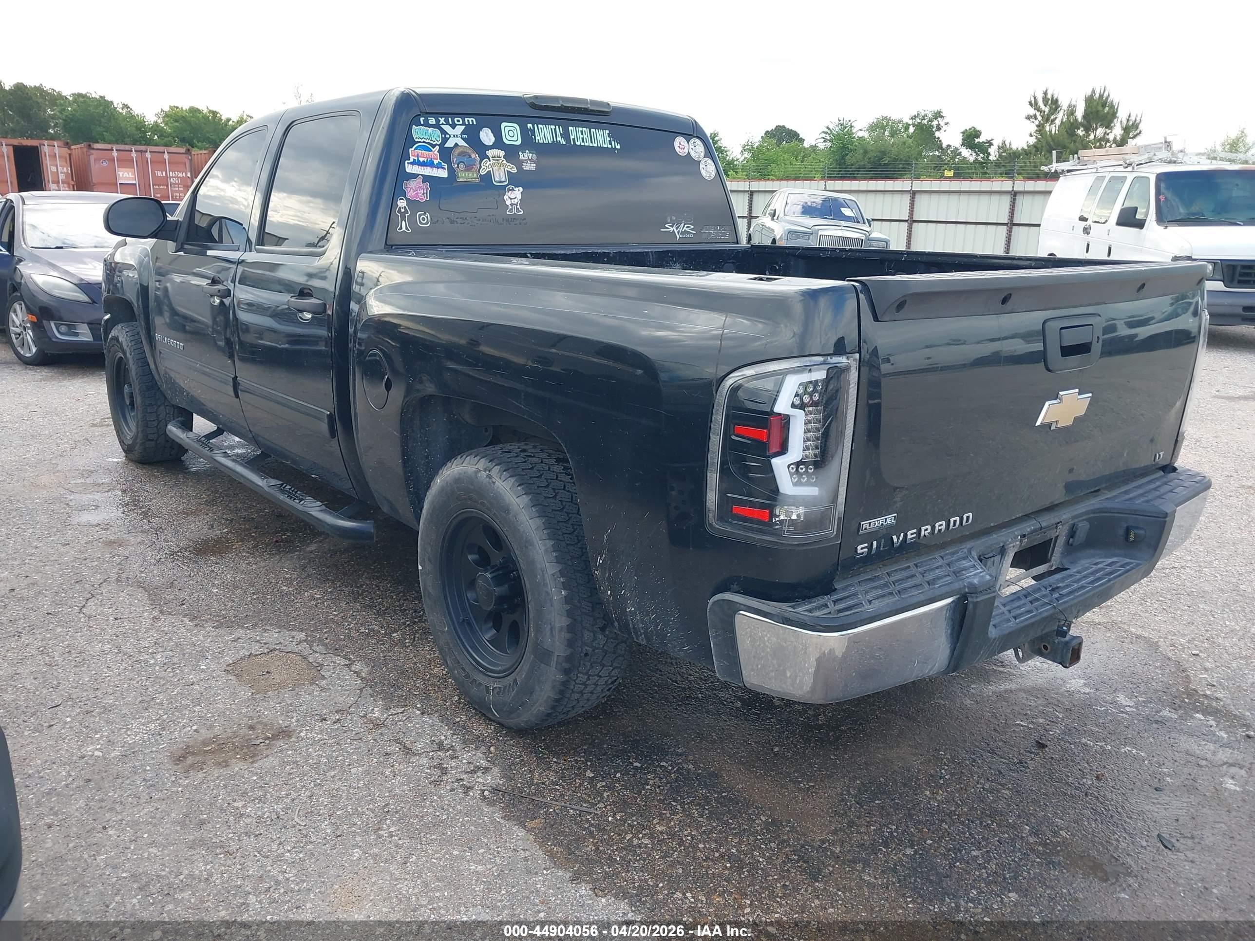 CHEVROLET SILVERADO image 3