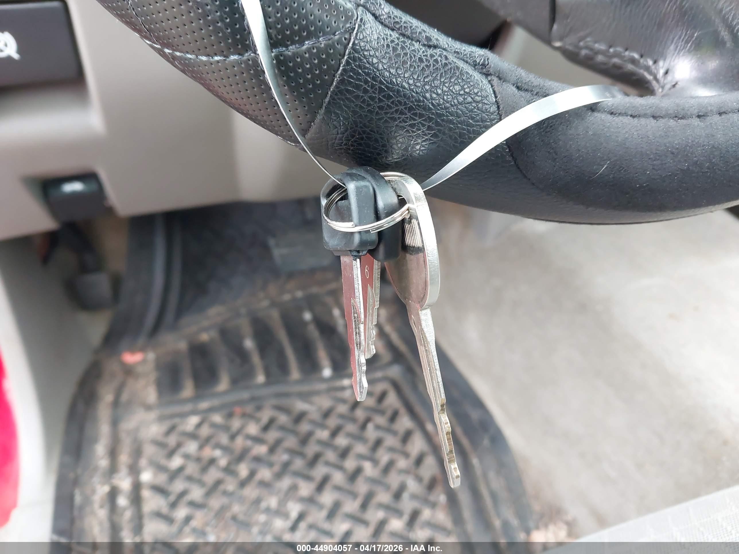 CHEVROLET COLORADO image 11