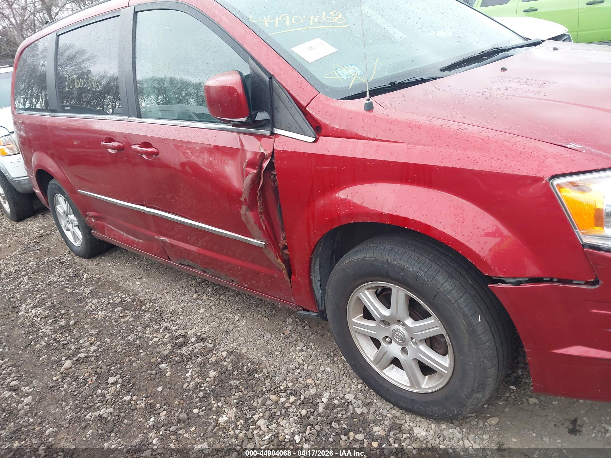 CHRYSLER TOWN image 6