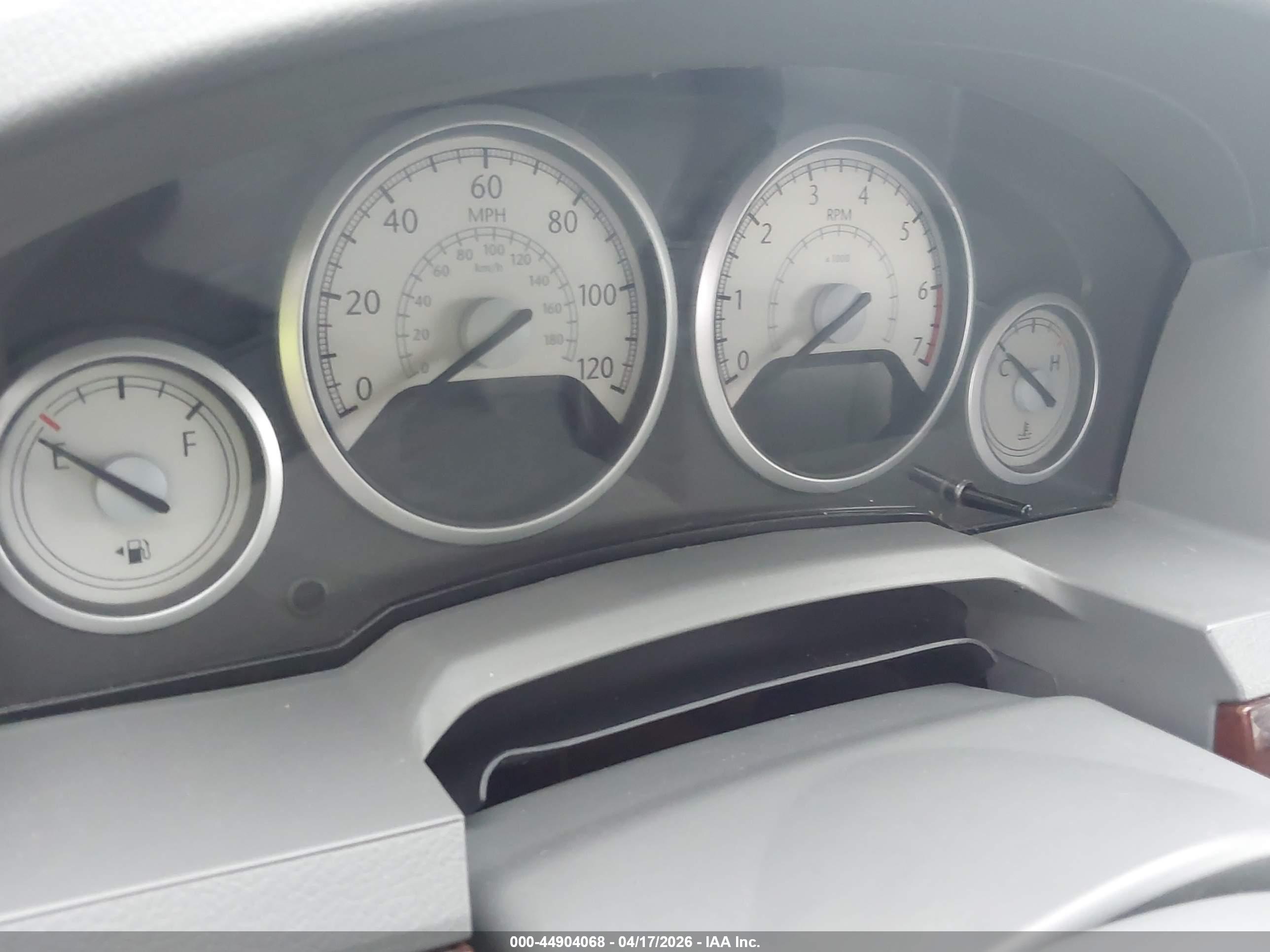 CHRYSLER TOWN image 7