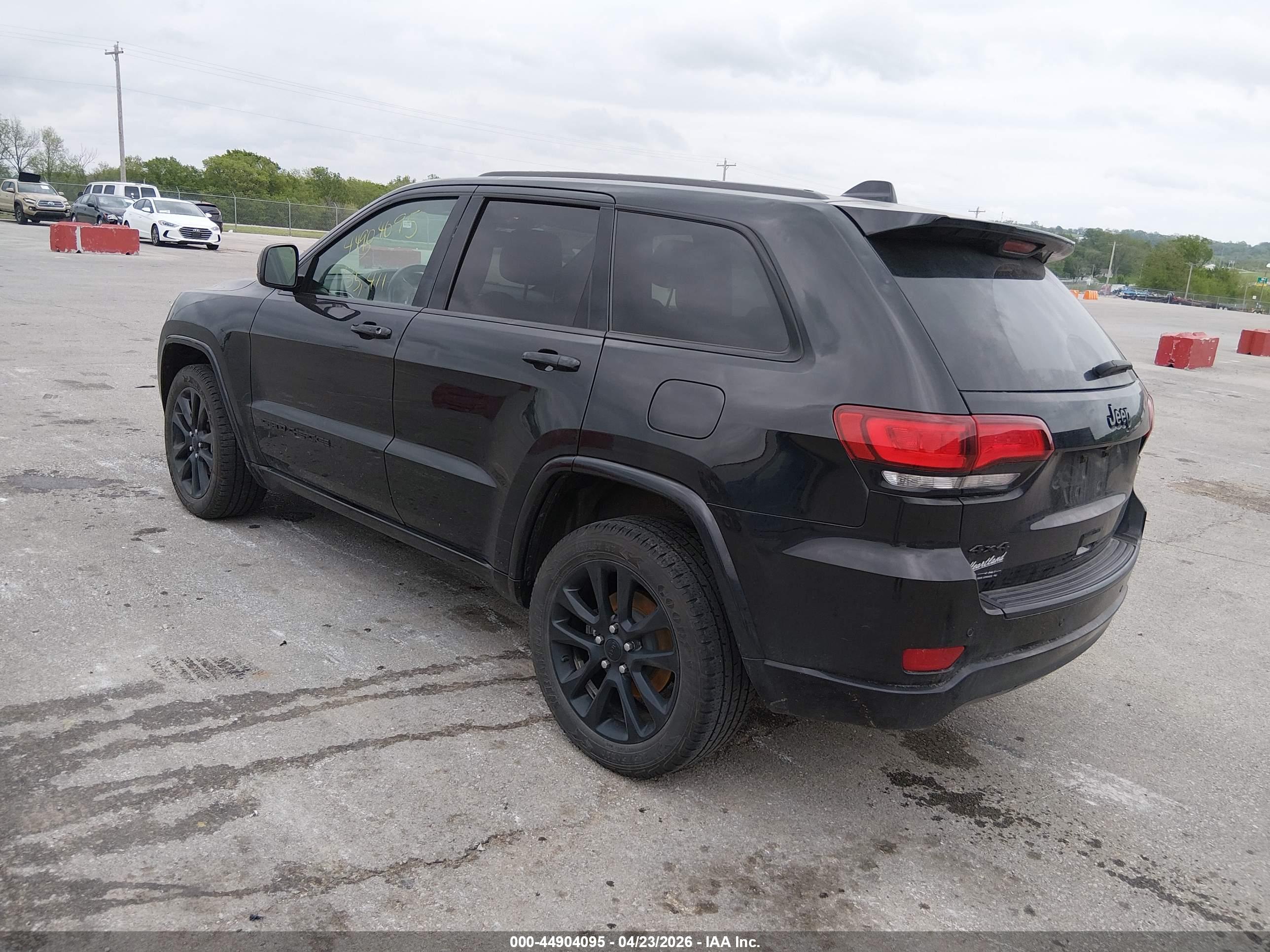 JEEP GRAND image 3