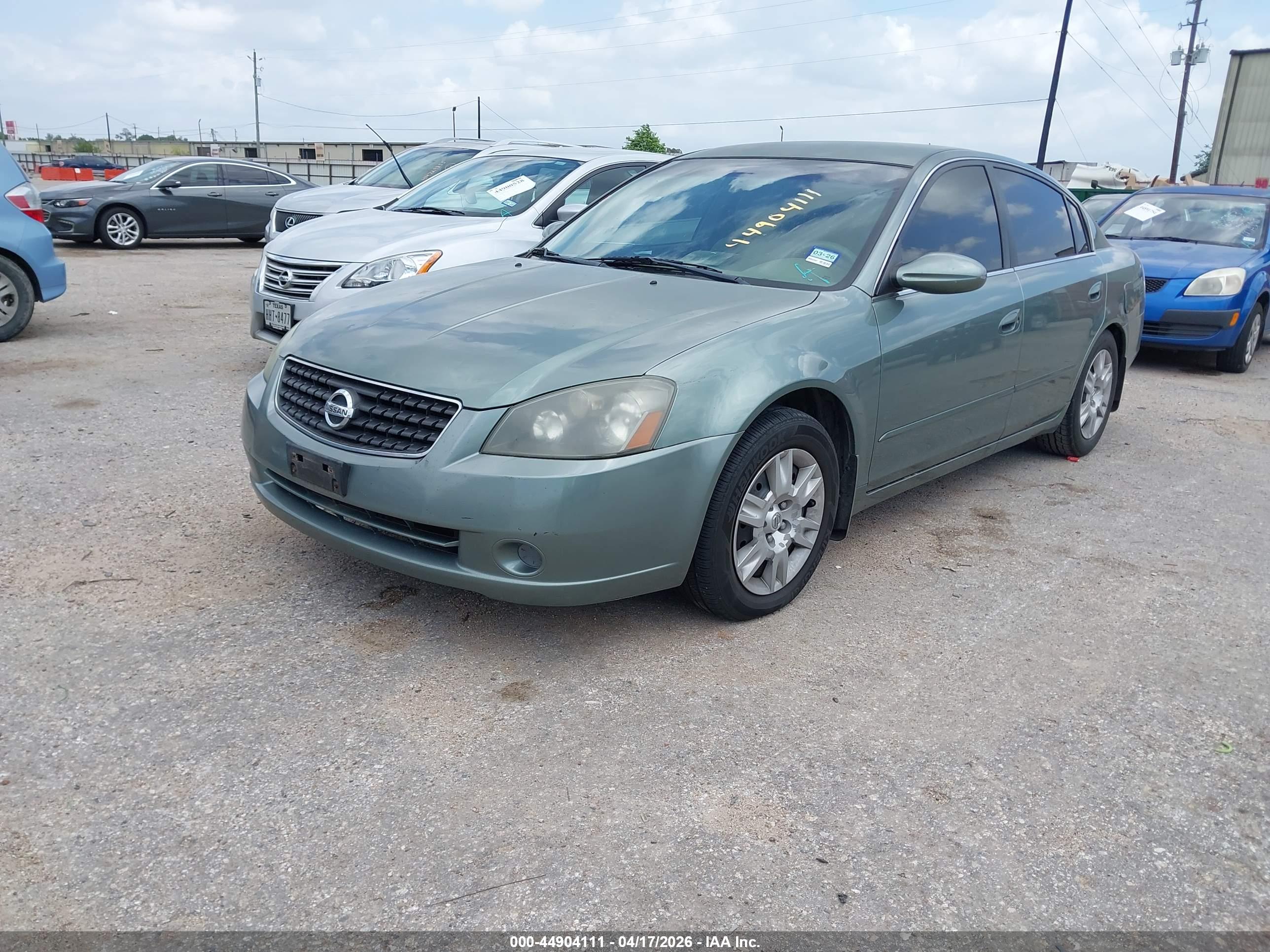 NISSAN ALTIMA image 2
