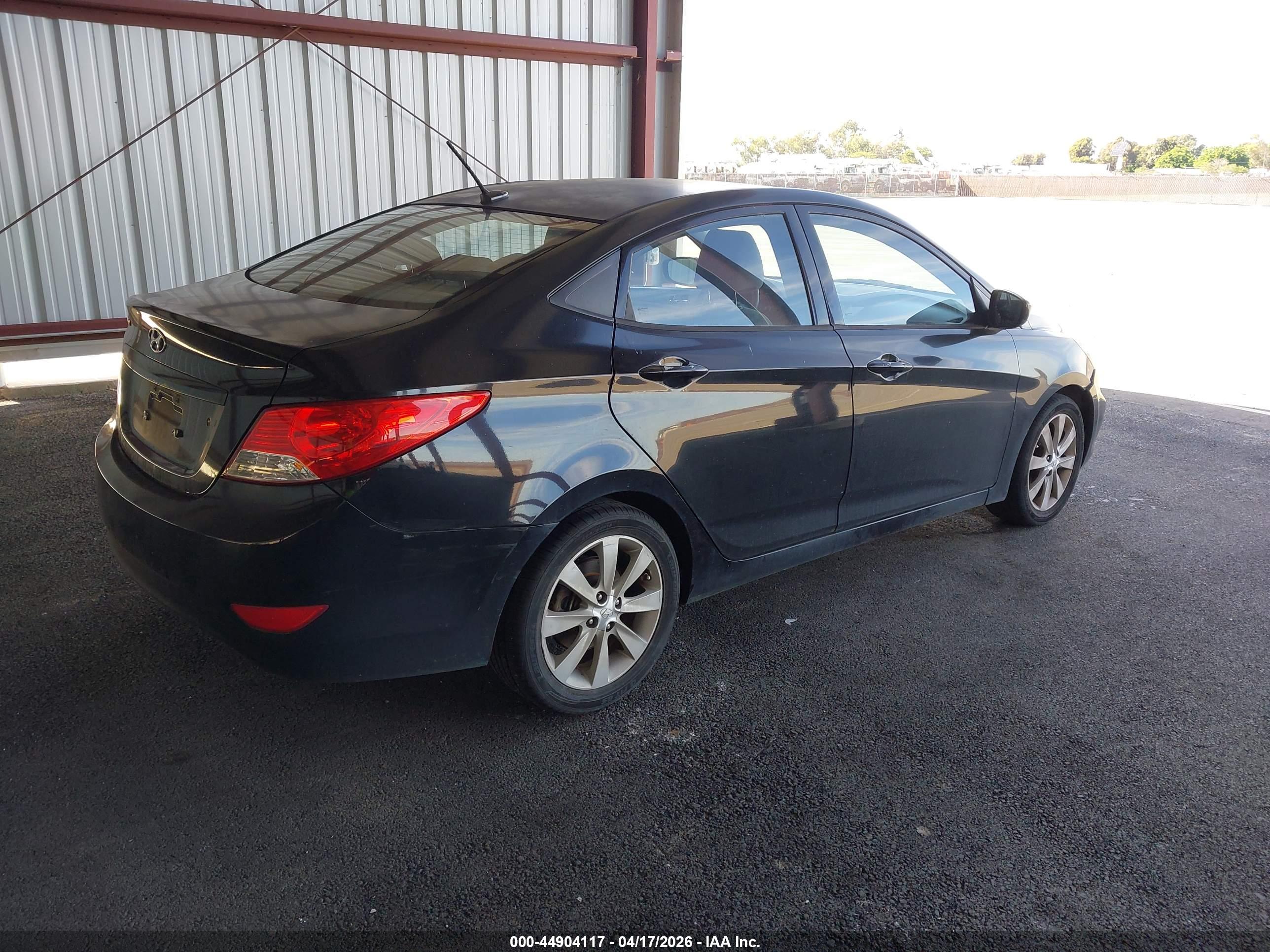 HYUNDAI ACCENT image 4