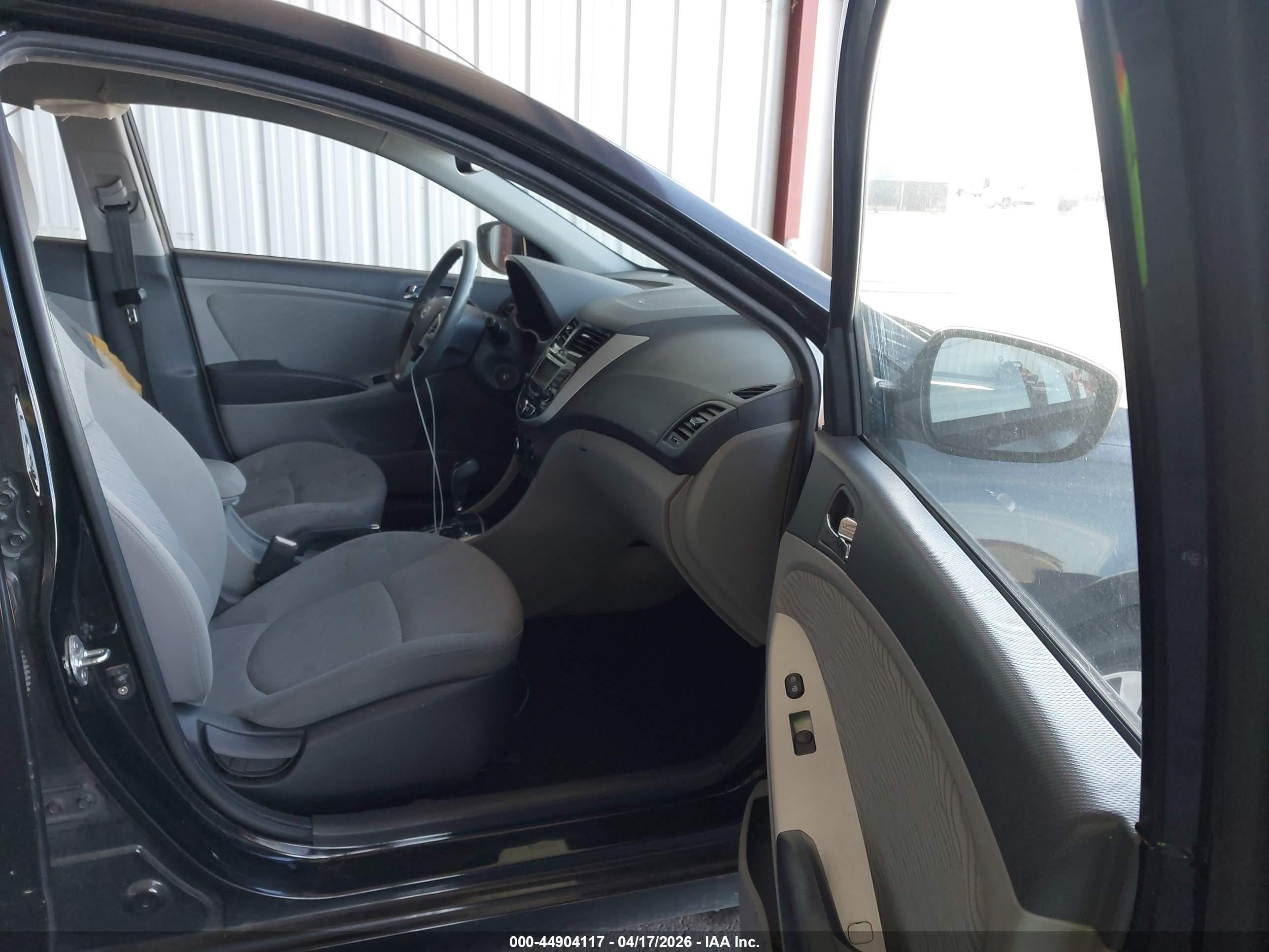 HYUNDAI ACCENT image 5