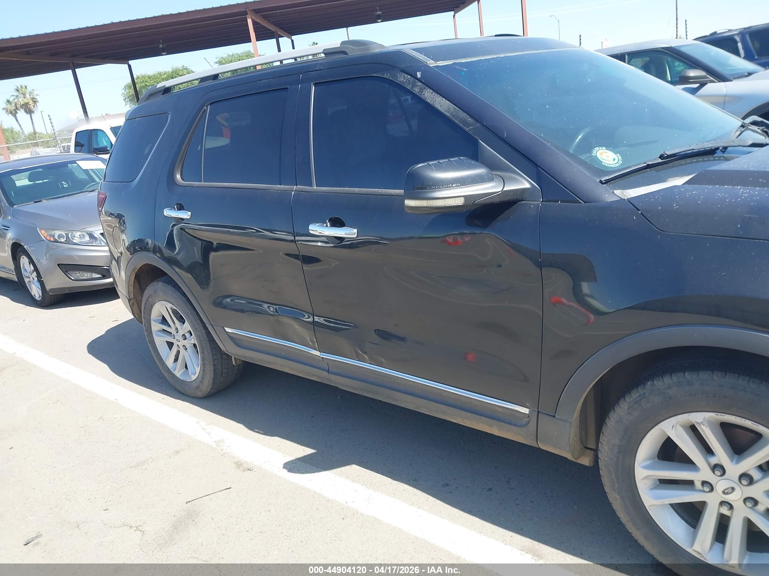 FORD EXPLORER image 6