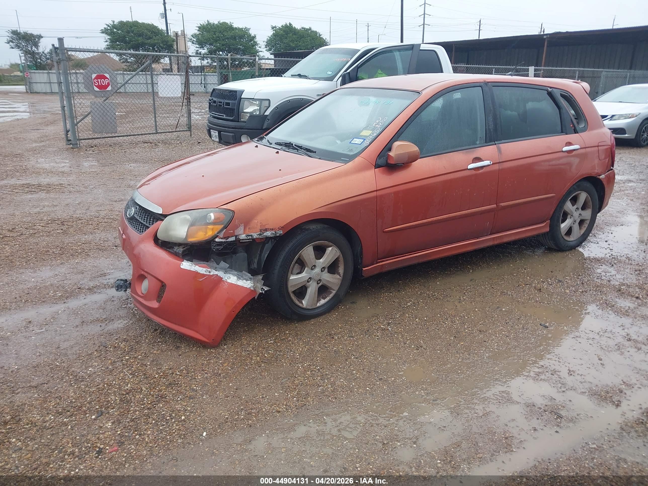 KIA SPECTRA5 image 2