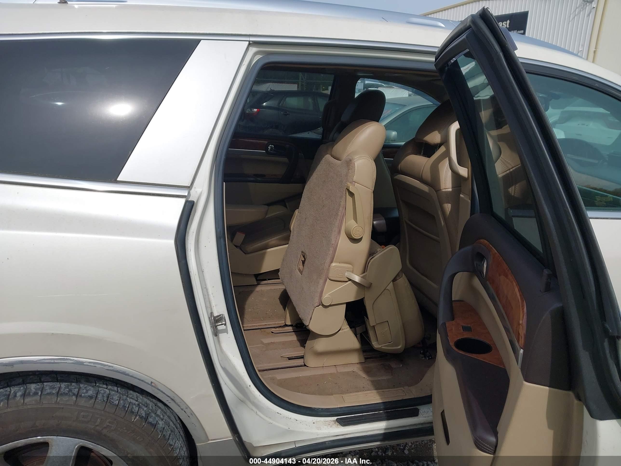 BUICK ENCLAVE image 8