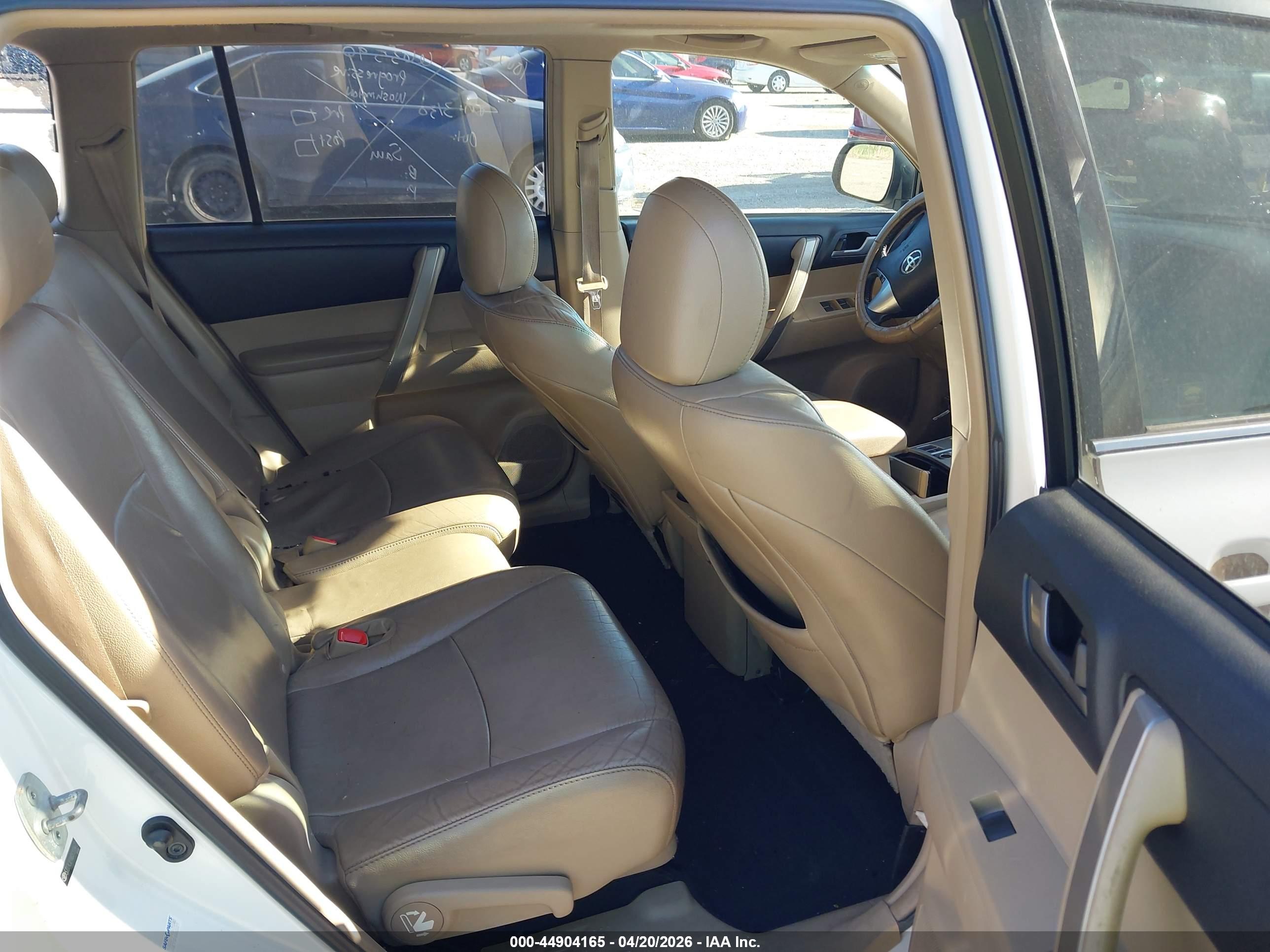 TOYOTA HIGHLANDER image 8