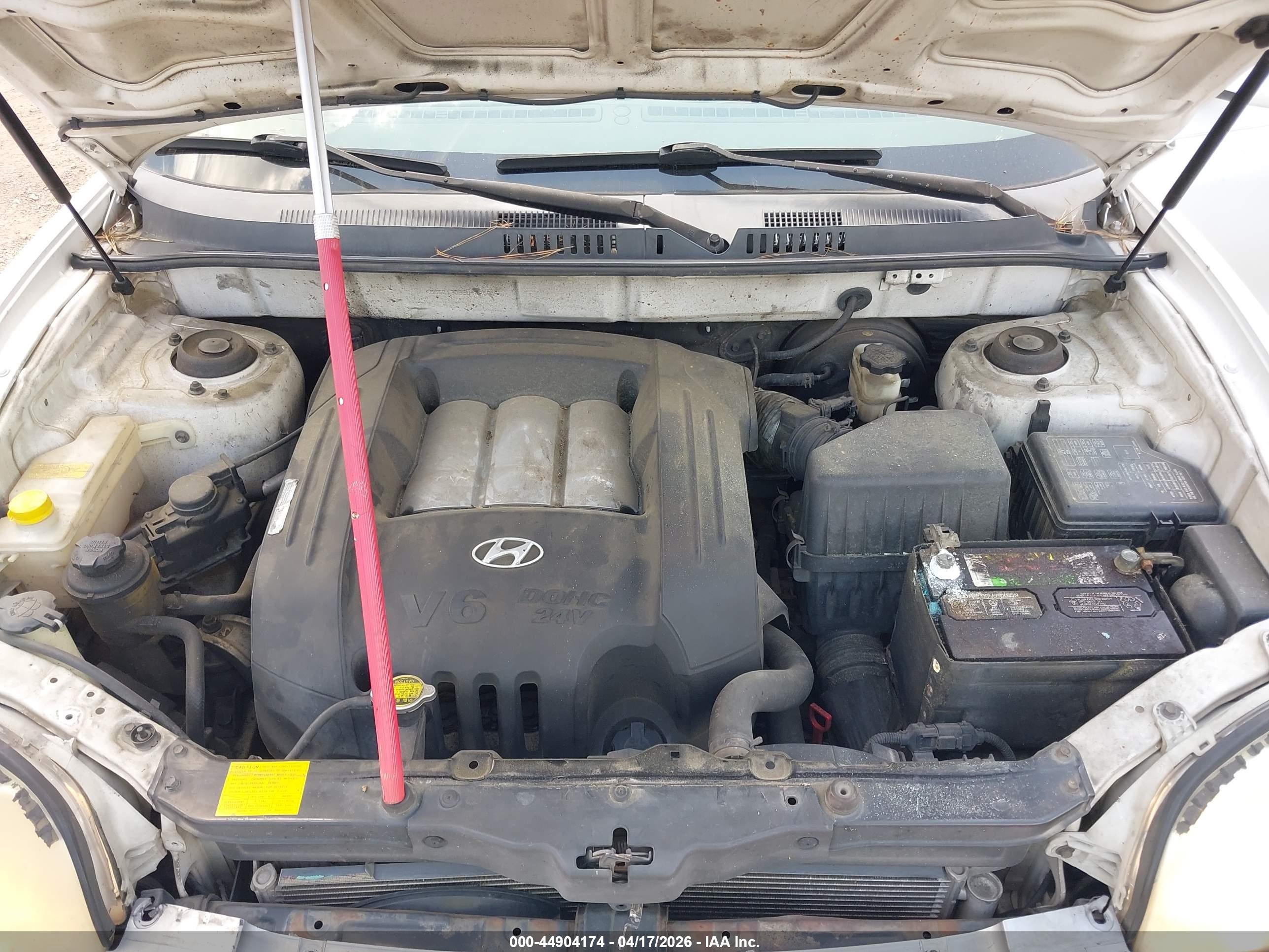 HYUNDAI SANTA image 10