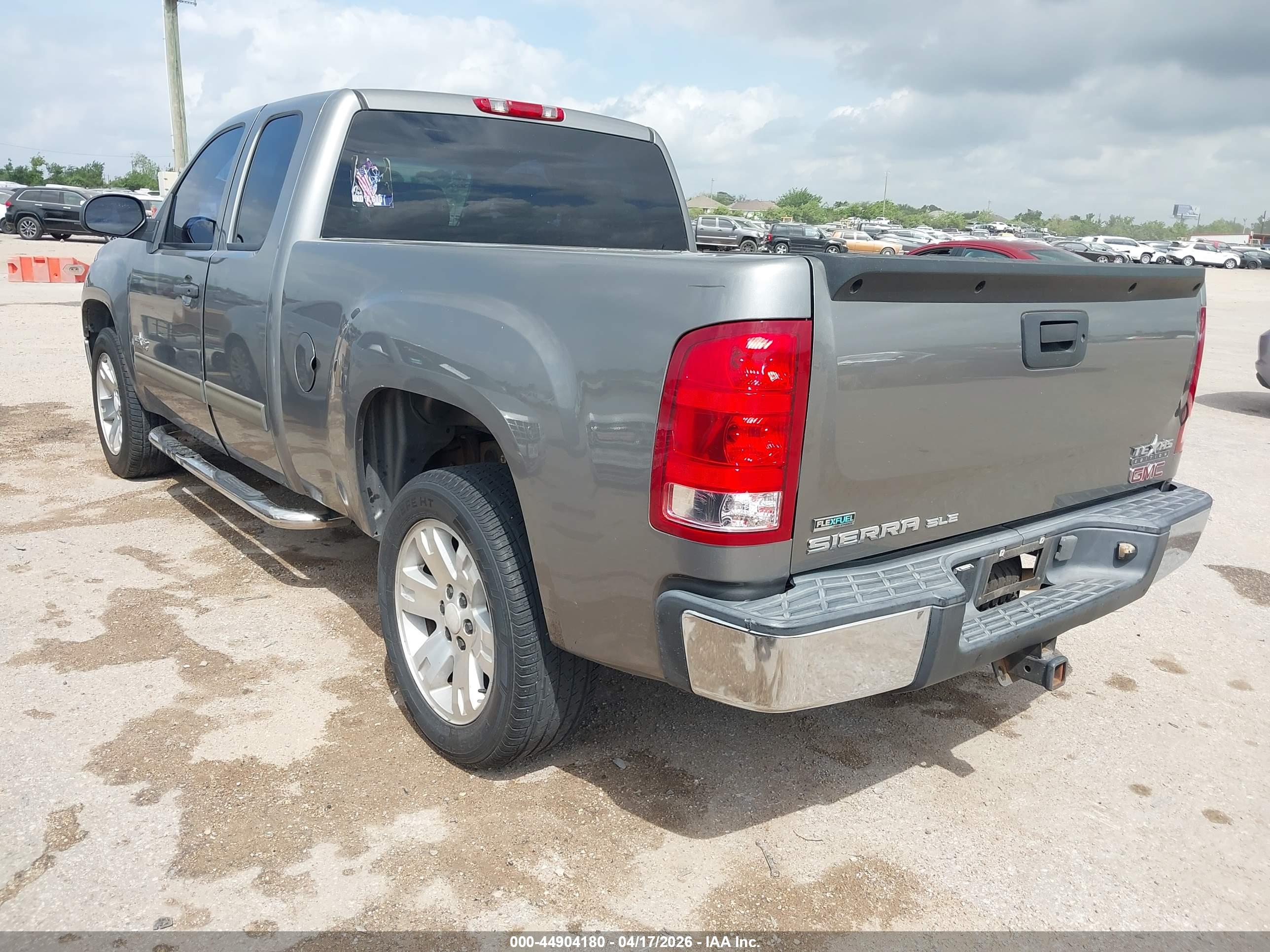 GMC SIERRA image 3