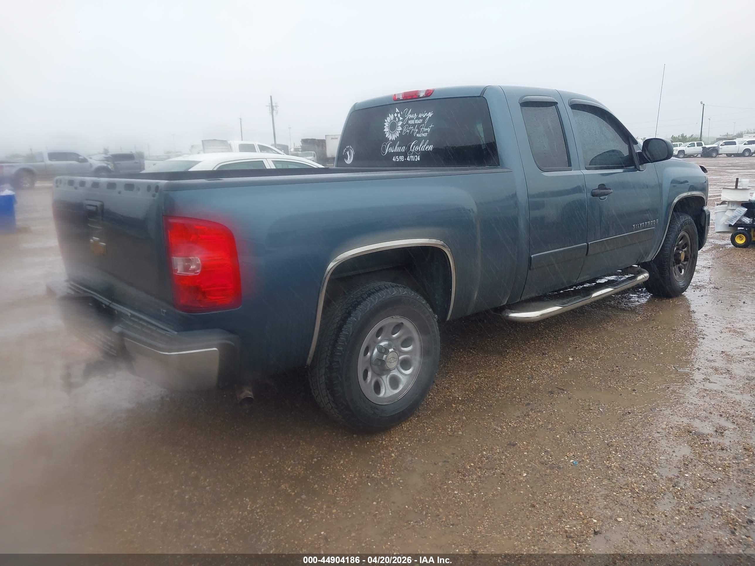 CHEVROLET SILVERADO image 4
