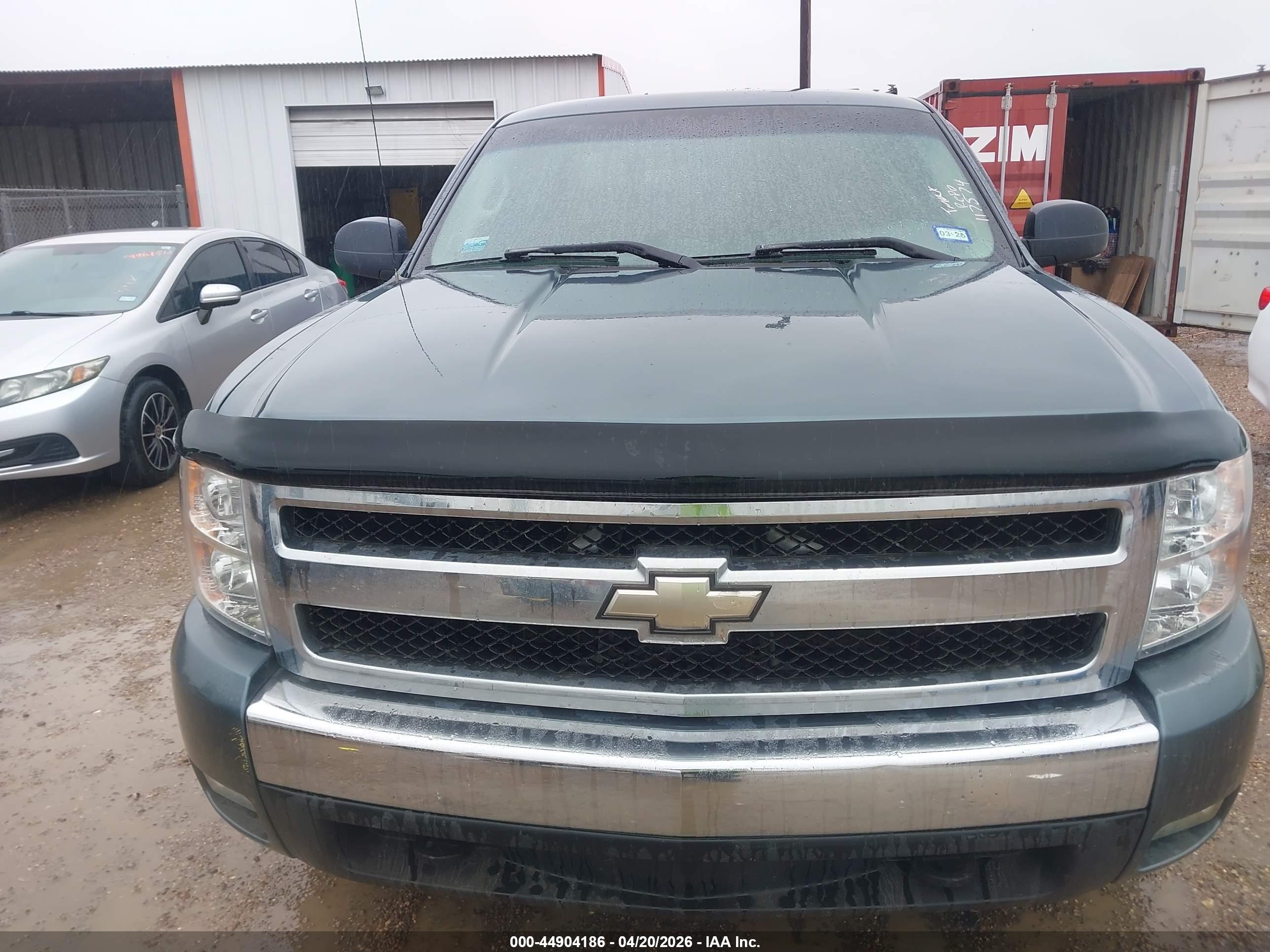 CHEVROLET SILVERADO image 6