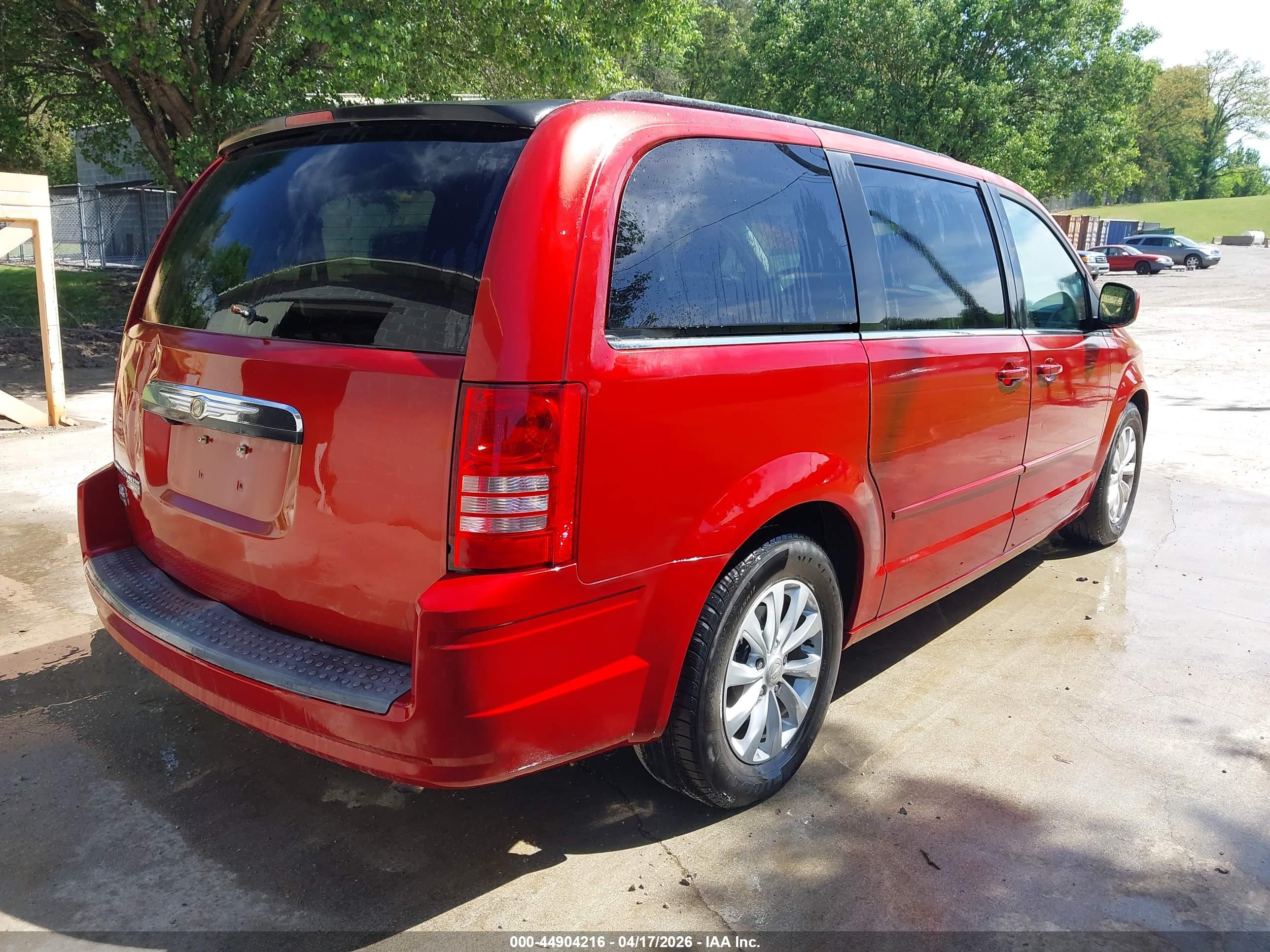 CHRYSLER TOWN image 4