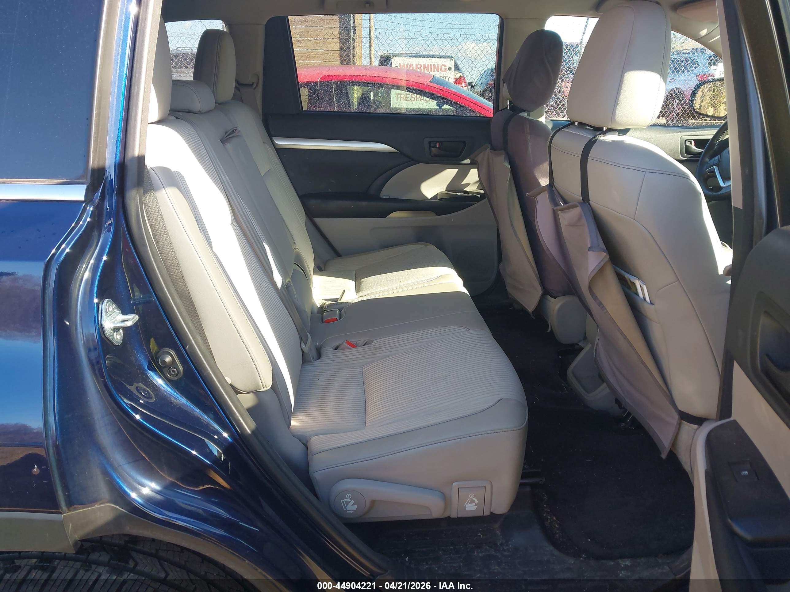 TOYOTA HIGHLANDER image 8