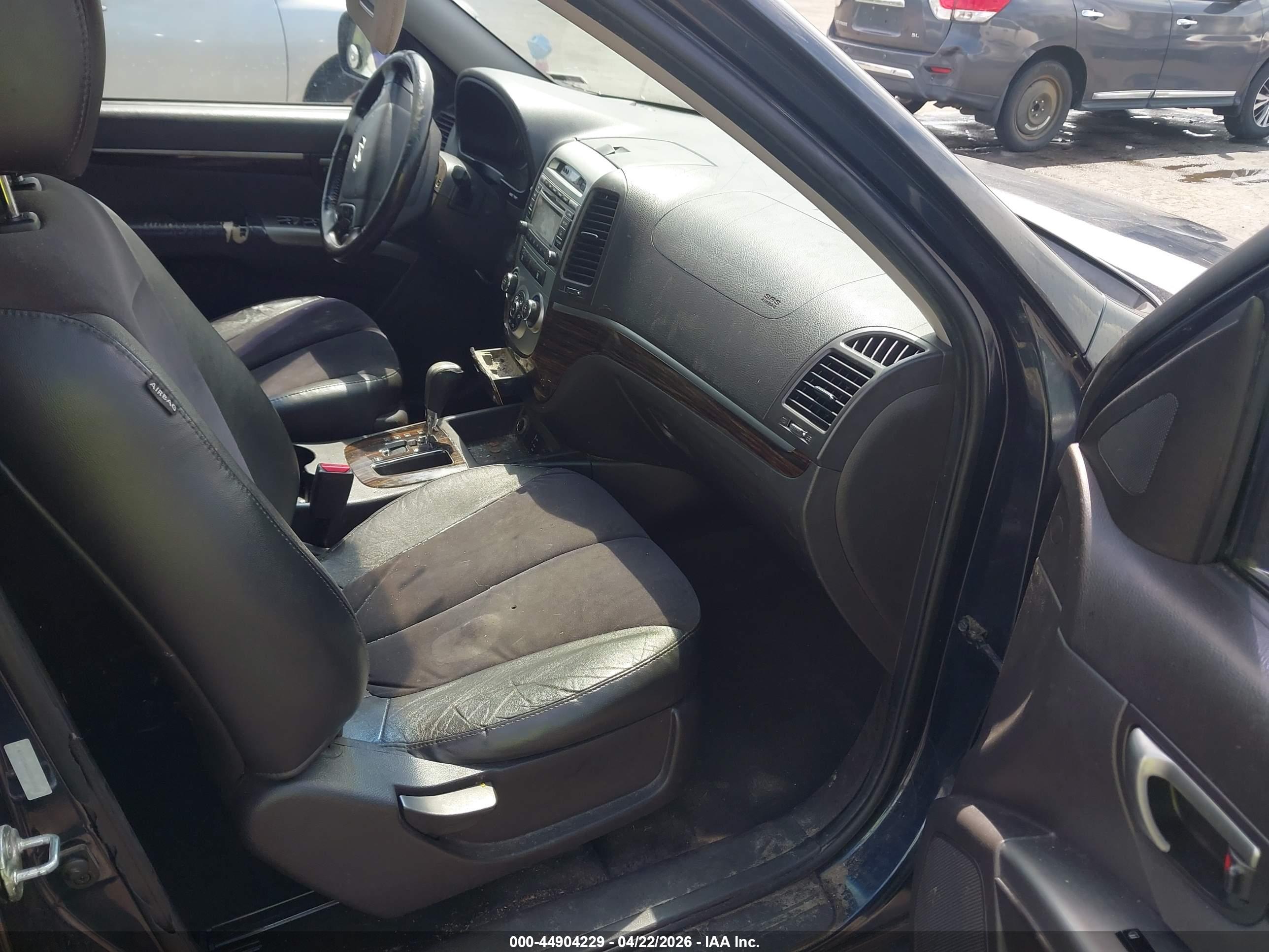 HYUNDAI SANTA image 5