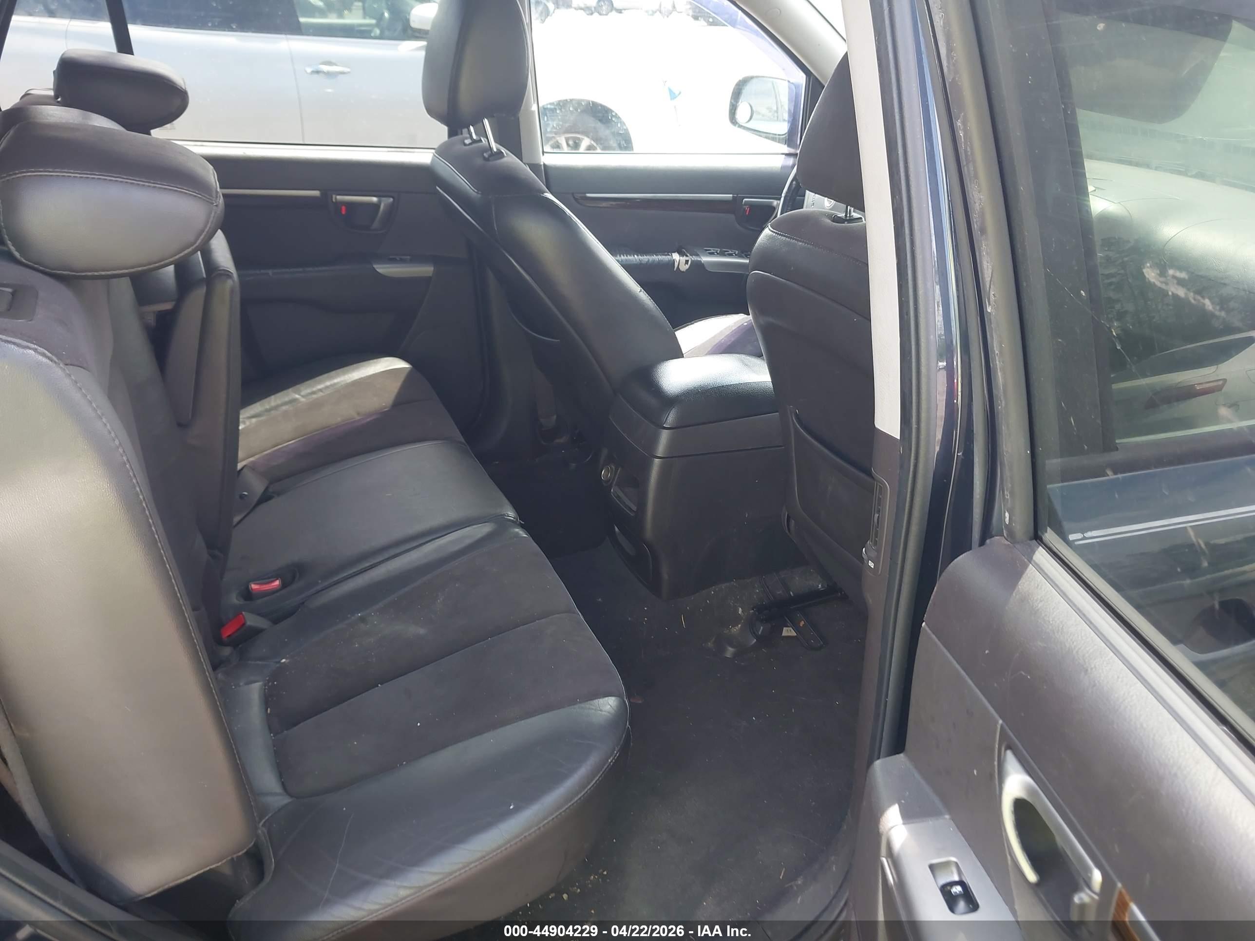 HYUNDAI SANTA image 8