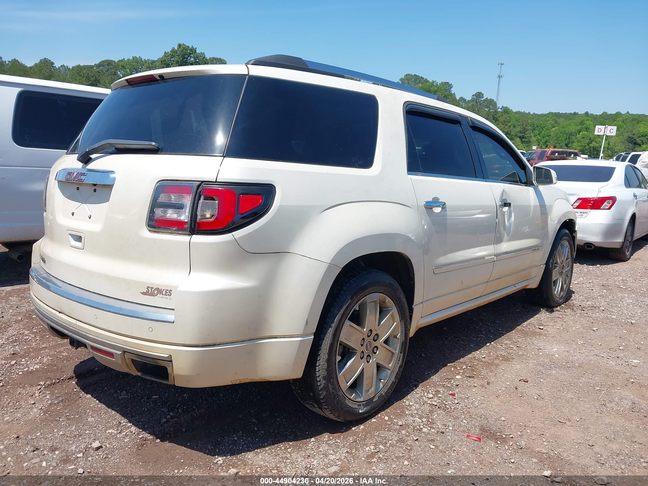 GMC ACADIA image 4