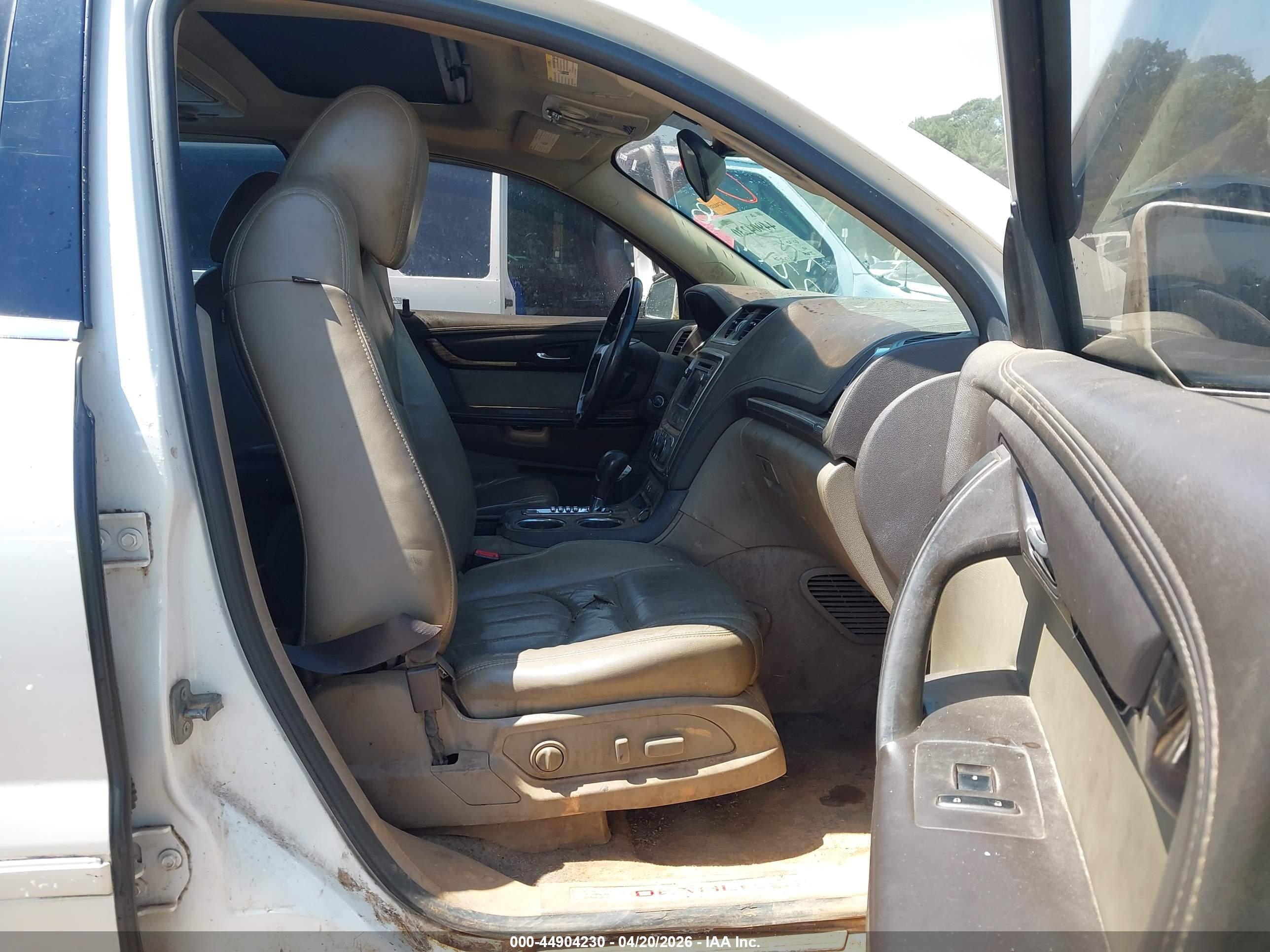 GMC ACADIA image 5